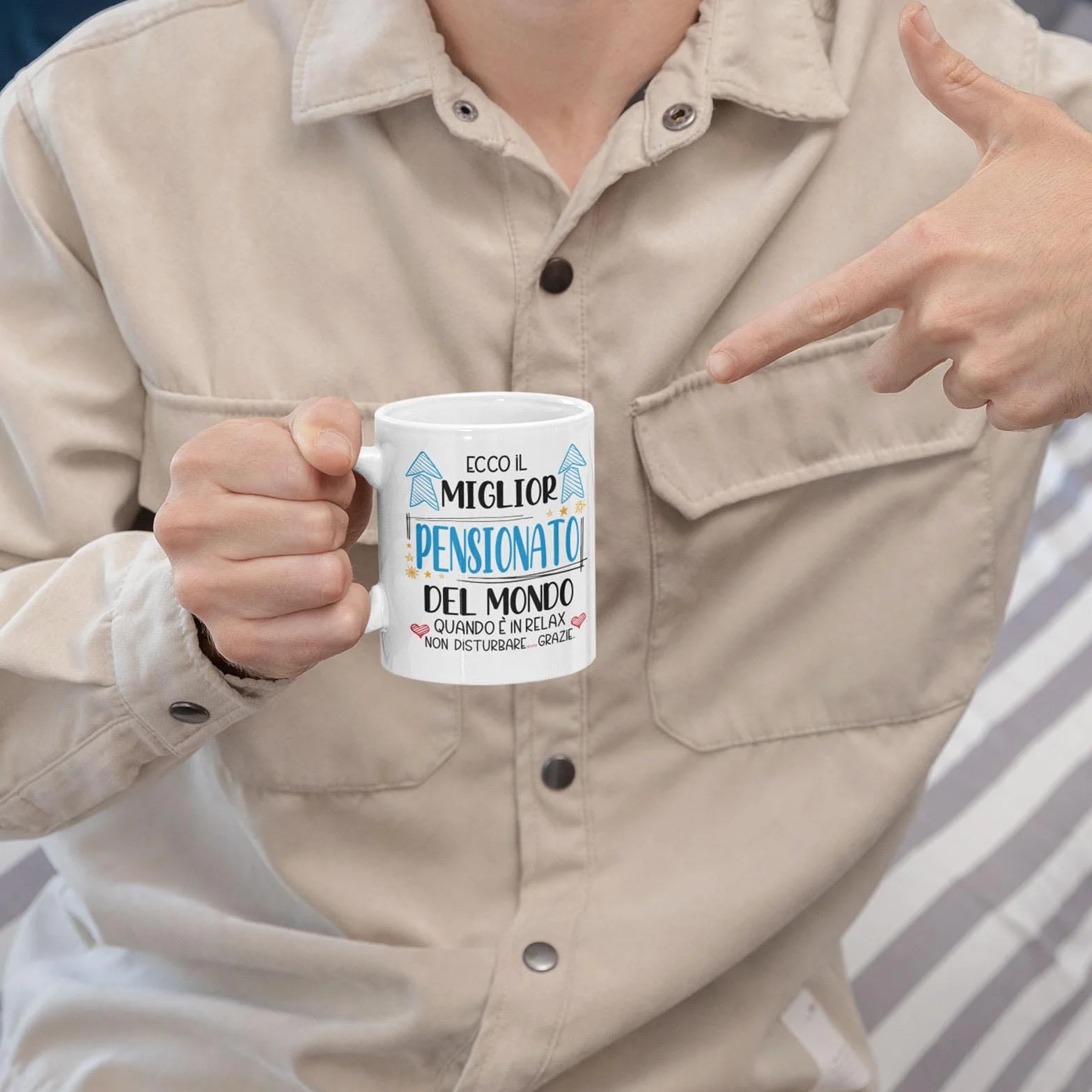 Tazza Regalo Pensionato dell'Anno, Idea Regalo Uomo Pensione Nonno, Tazza Miglior Pensionato del Mondo in Relax MUG178
