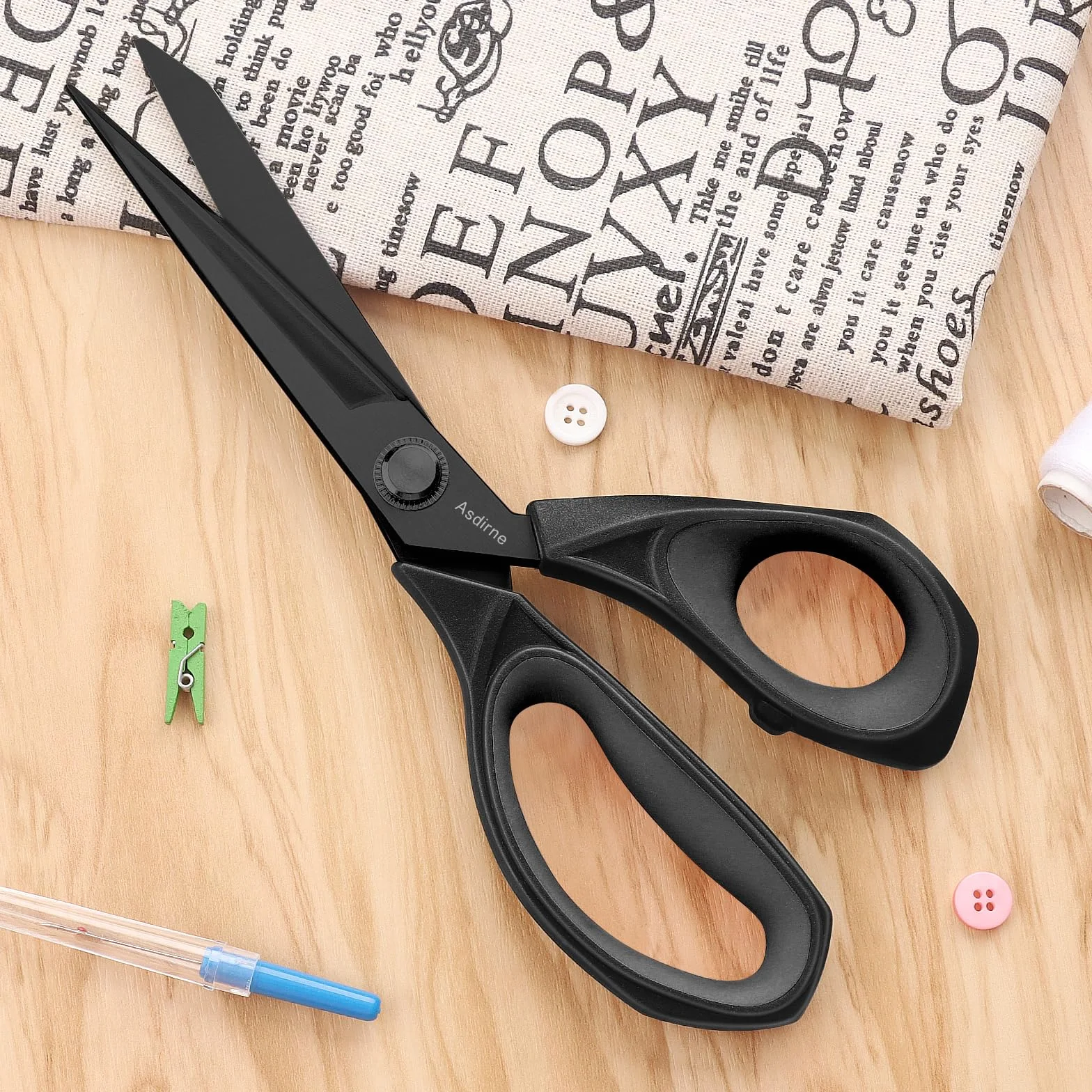 Asdirne Forbici in tessuto di titanio nero, forbici da sartoria con lame rivestite in titanio multiuso resistenti e comode maniglie morbide, 25 cm, nere