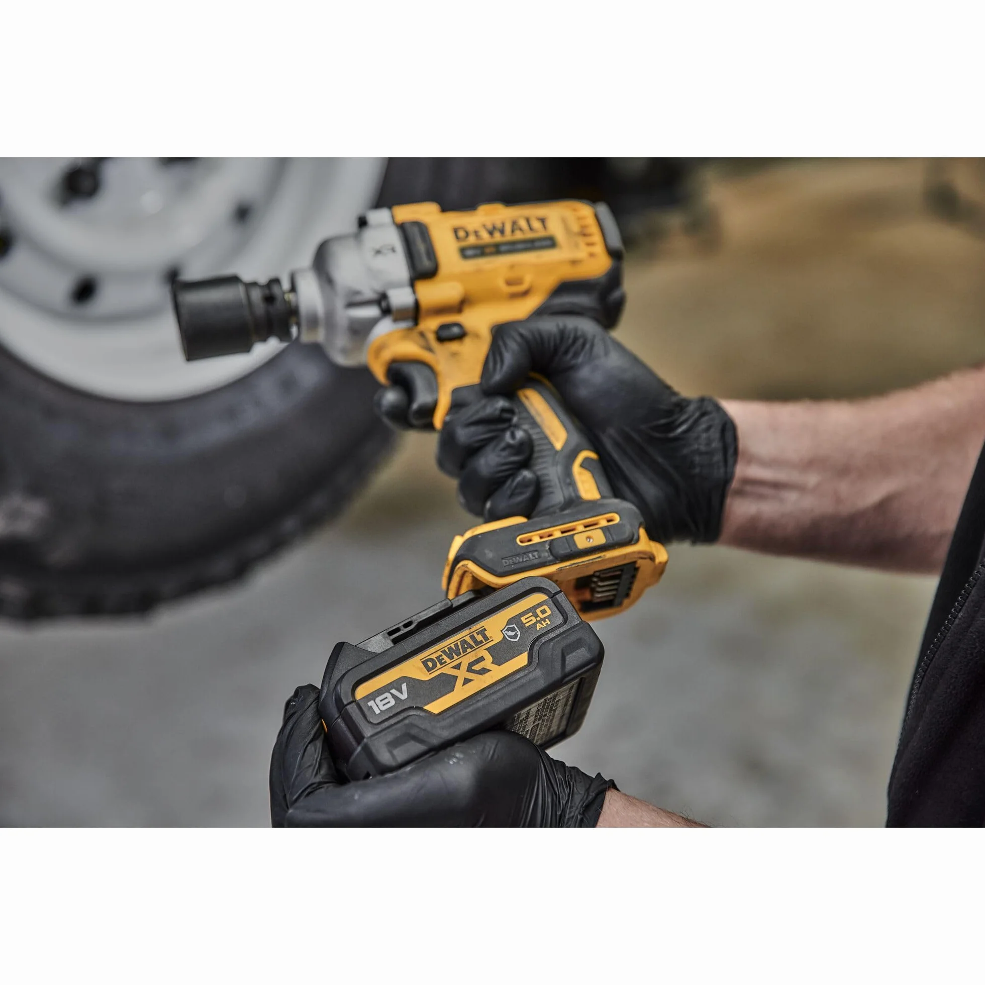 DEWALT DCF891N-XJ Avvitatore ad impulsi alta potenza 18V XR BRUSHLESS attacco 1/2" HOG RING.