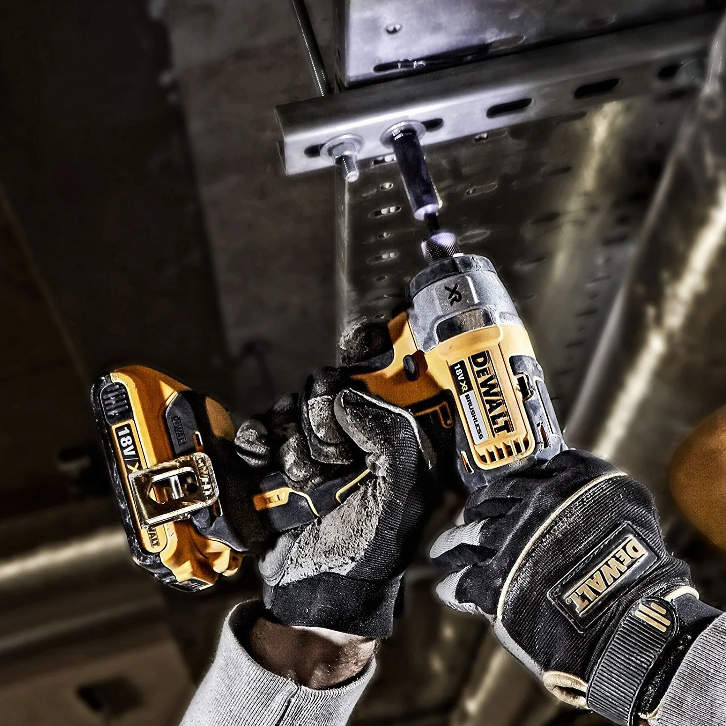 DeWalt Set di 6 Strumenti agli Ioni di Litio 18 V XR 3 x 4,0 Ah Tstak