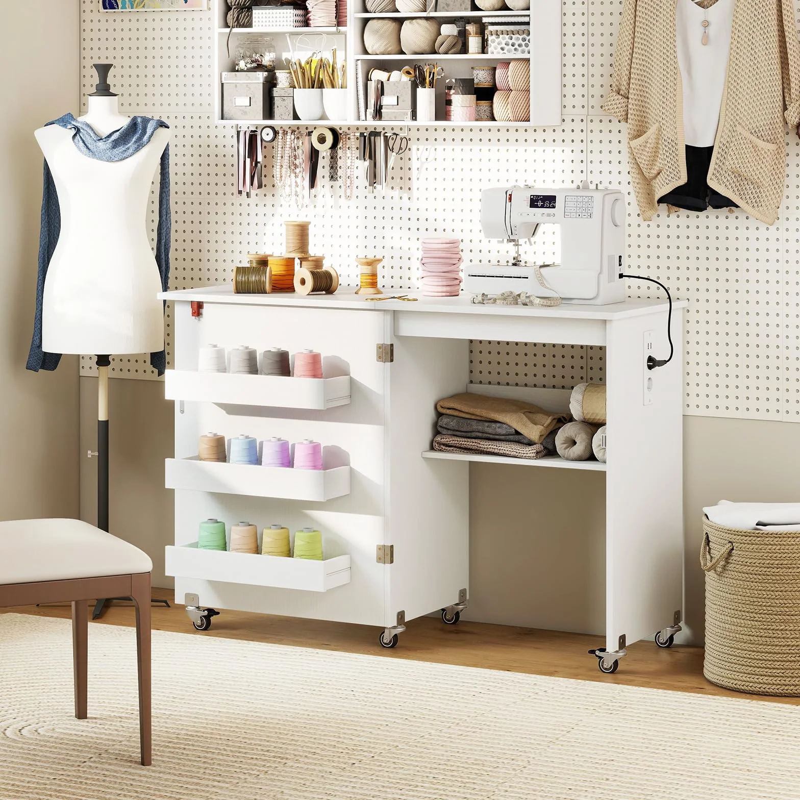 COSTWAY Mobile per Macchina da Cucire Pieghevole, Tavolo da Cucito con Stazione di Ricarica, Ruote Bloccabili, Ripiano e Contenitori (Bianco, 116 x 41 x 78 cm)