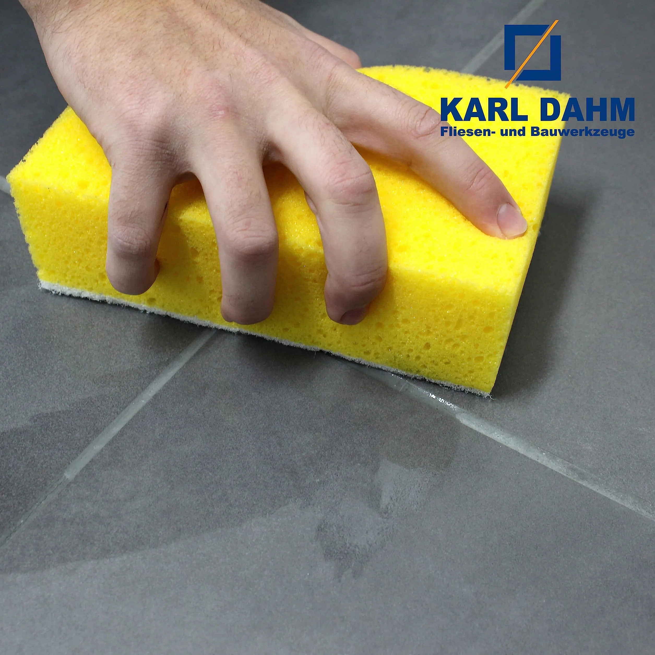 Karl Dahm Spugna per Piastrelle 18x11x6cm I Spugna Sintetica per un Lavaggio Perfetto di Superfici Stuccate I Facile Stuccatura delle Piastrelle con Attrezzi Professionali per Piastrellisti – 10234