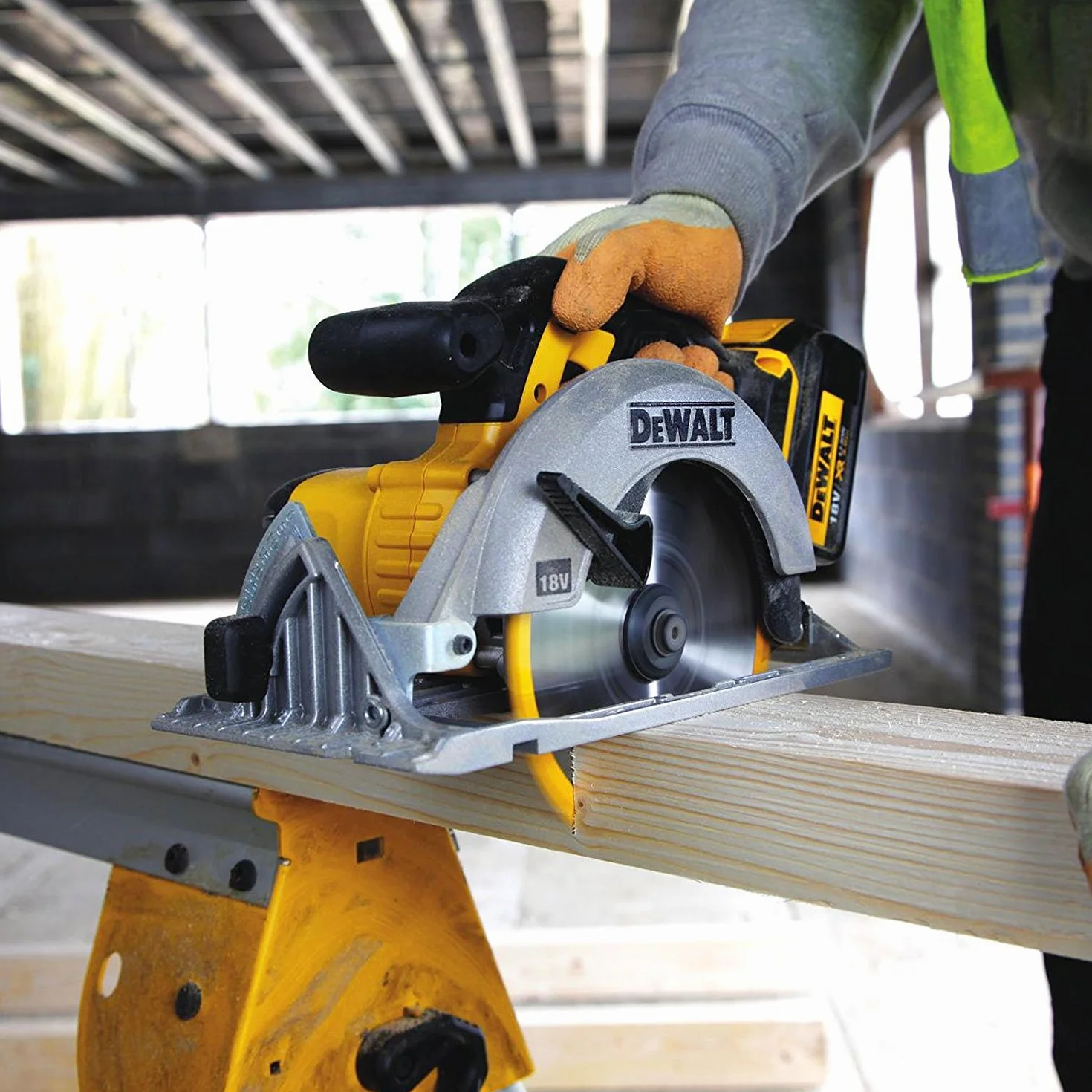 DeWalt Set di 6 Strumenti agli Ioni di Litio 18 V XR 3 x 4,0 Ah Tstak