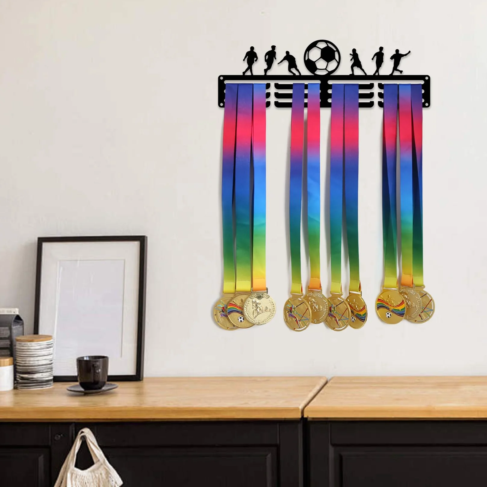 Porta Medaglie Portamedaglie Da Muro Medagliere Da Parete Appendi in Metallo Squadra di Calcio Piccolo Supporto Decorazioni Per Parete Casa Distintivi Gare (30 cm)