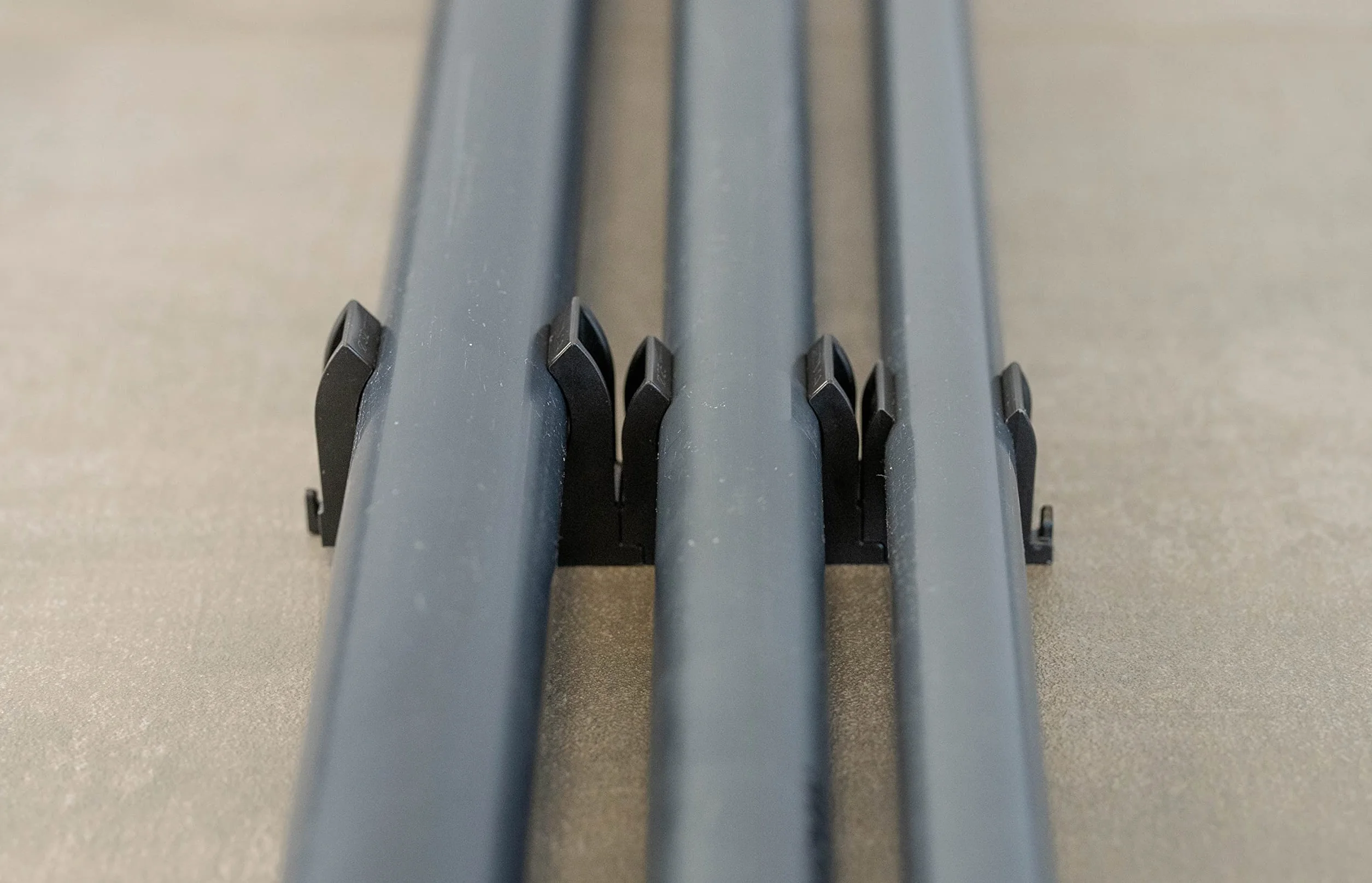 SOMA Clip per tubo in plastica, nero, 25 mm, confezione da 24 pezzi, morsetto a clip, clip per tubi, resistente ai raggi UV