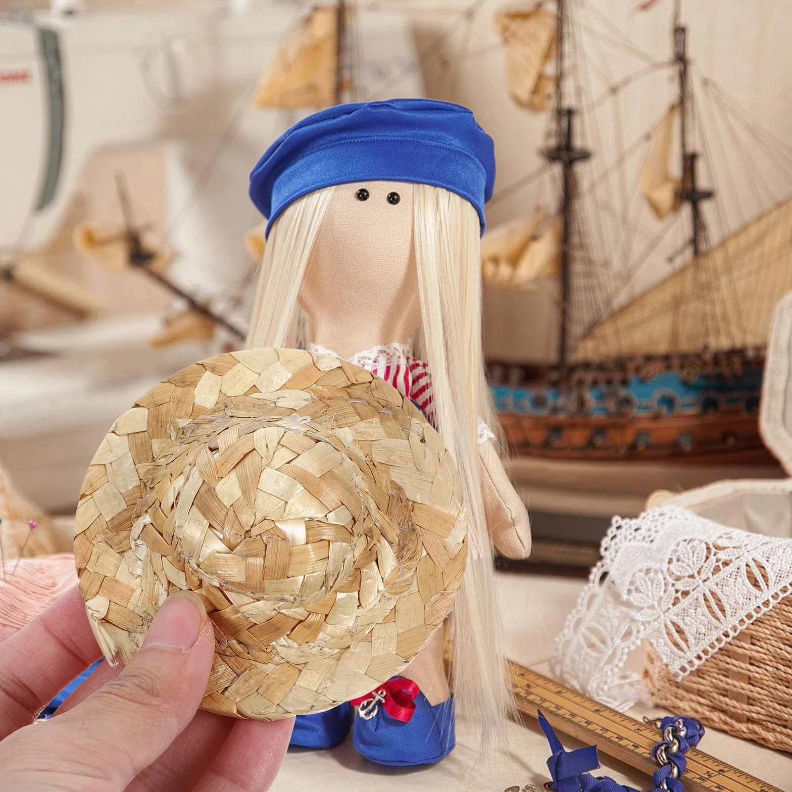 TOYANDONA 12 Pezzi Mini Cappelli di Paglia Intrecciati per Bamboline 8cm