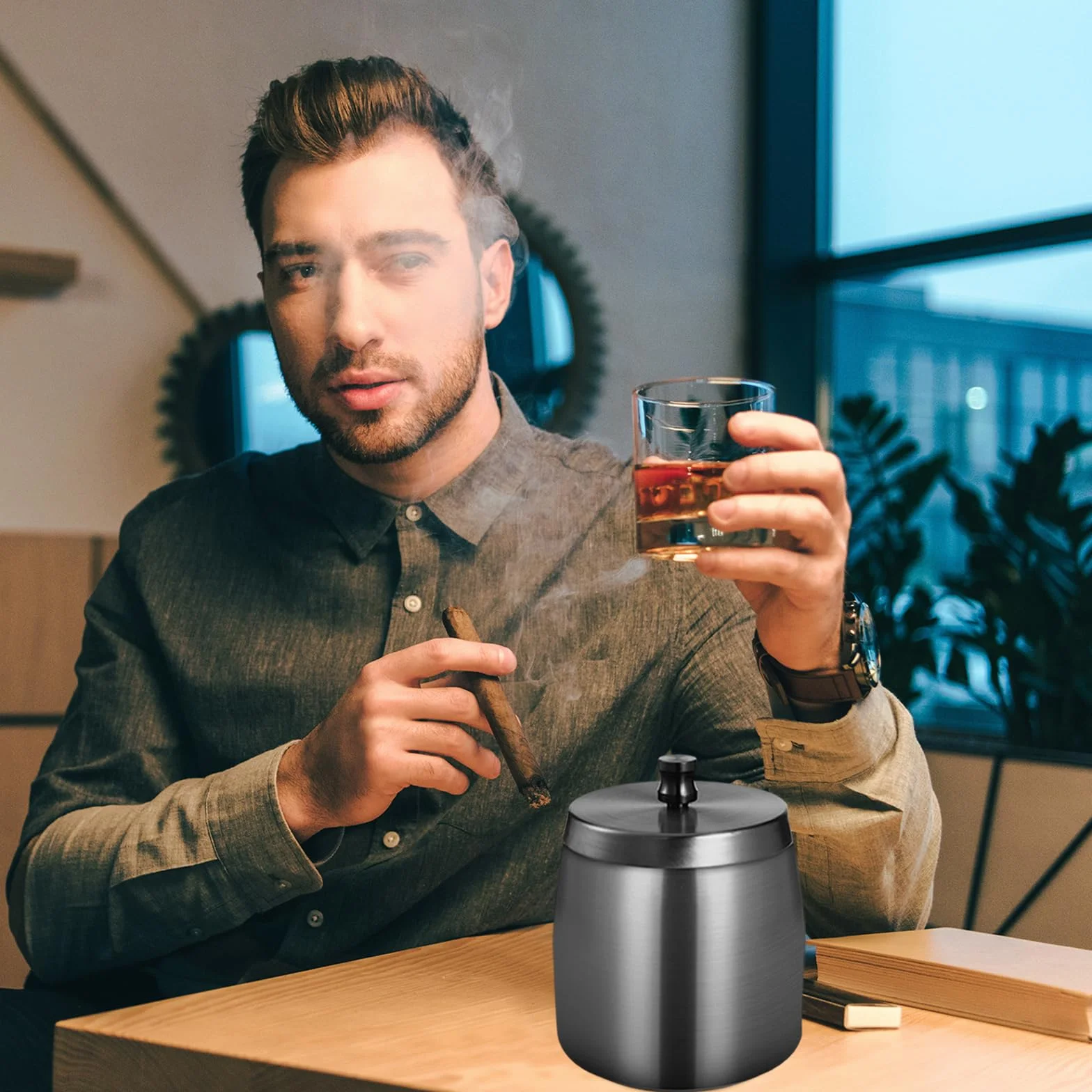 Binnan Posacenere da Esterno con Coperchio Retrò, Nero