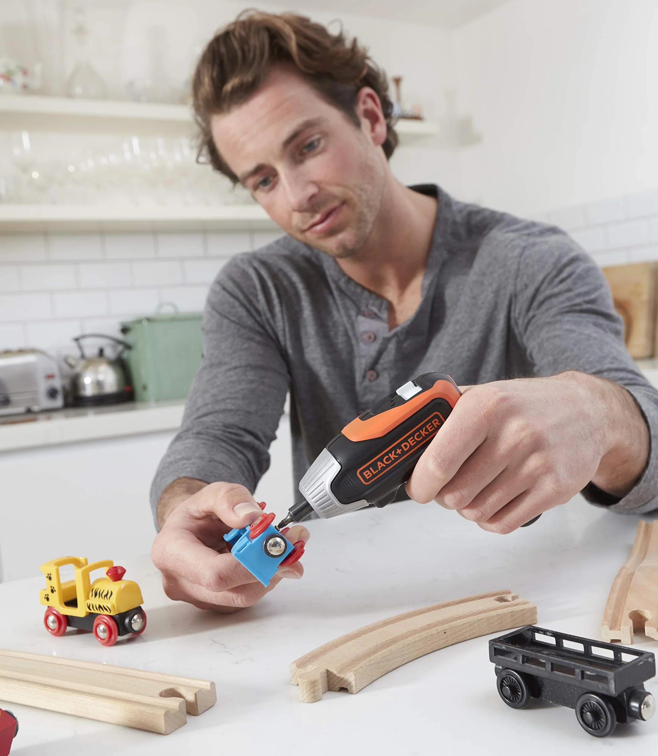 BLACK+DECKER Svitavvita a Batteria. BCF611CK-QW