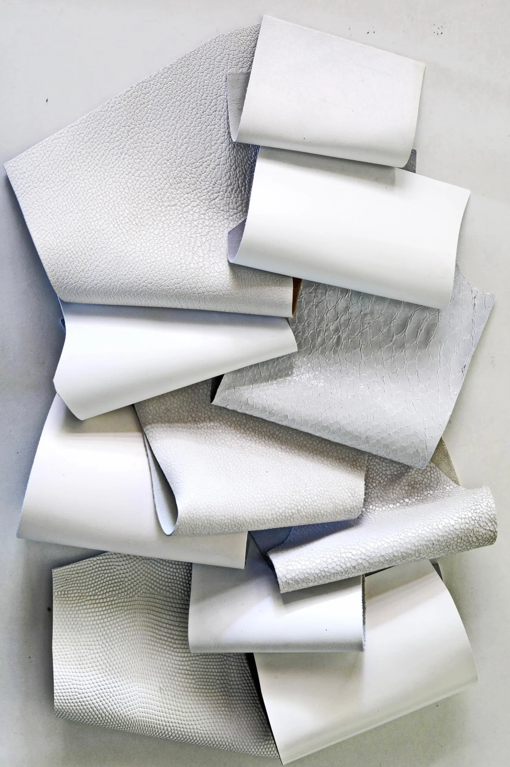 LA GARZARARA Ritagli di Pelle Bianco 12x15 cm 0,300 kg per Cucito Artigianato