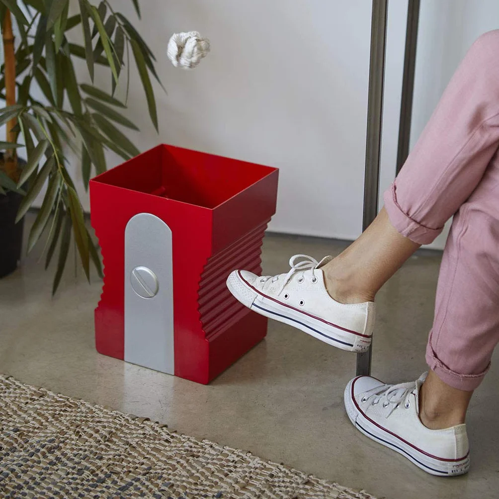Balvi Cestino Carta Sharpener Colore Rosso Cestino a Forma di temperamatite Plastica ABS/PP 29cm