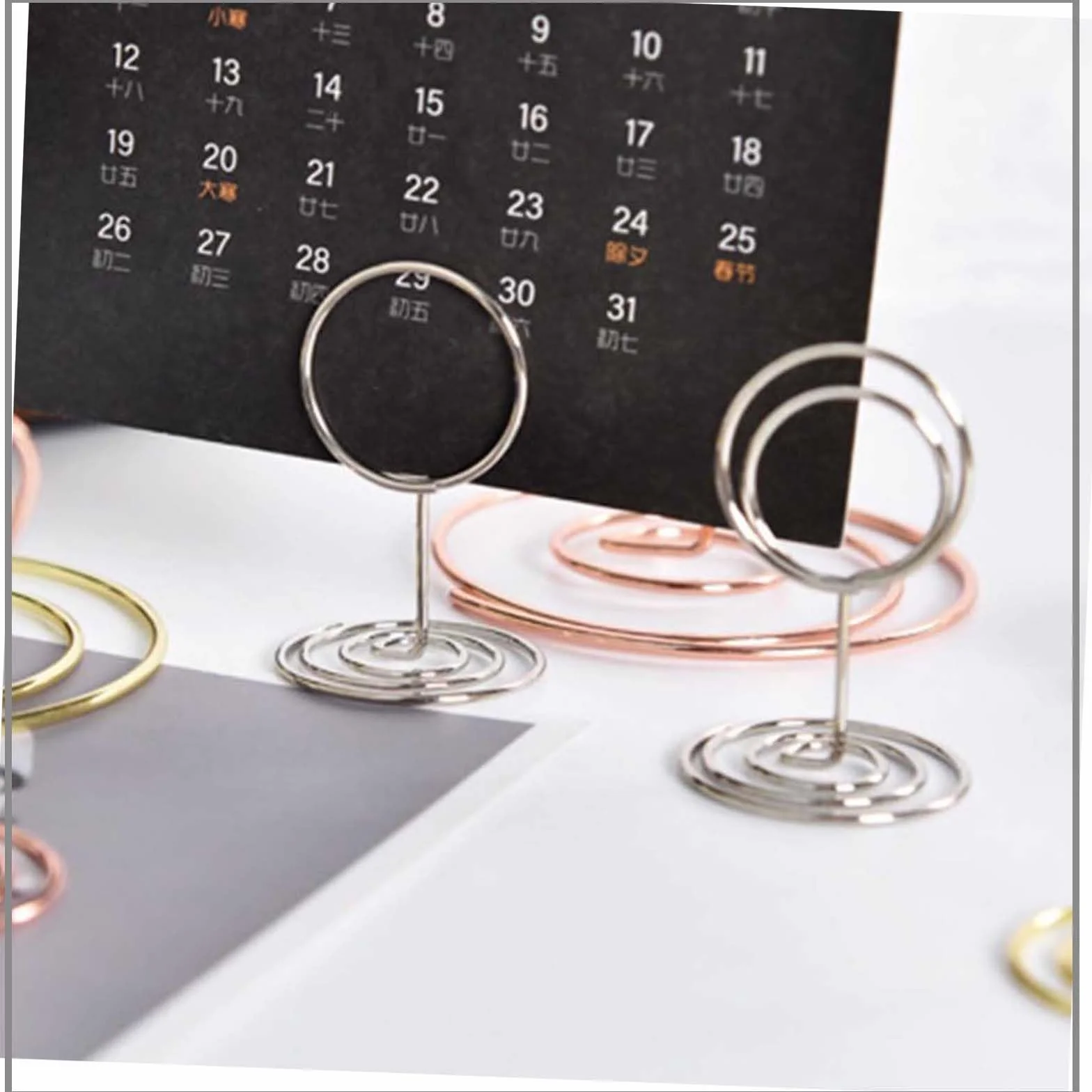 30 Pezzi Argento Segnaposto Tavolo, Segnaposto Matrimonio, Porta Foto, Titolari di Carta Numero di Tabella, Memo Clip, per Feste, Ristoranti, Foto, Matrimoni, Banchetti, Eventi (Rotondo)