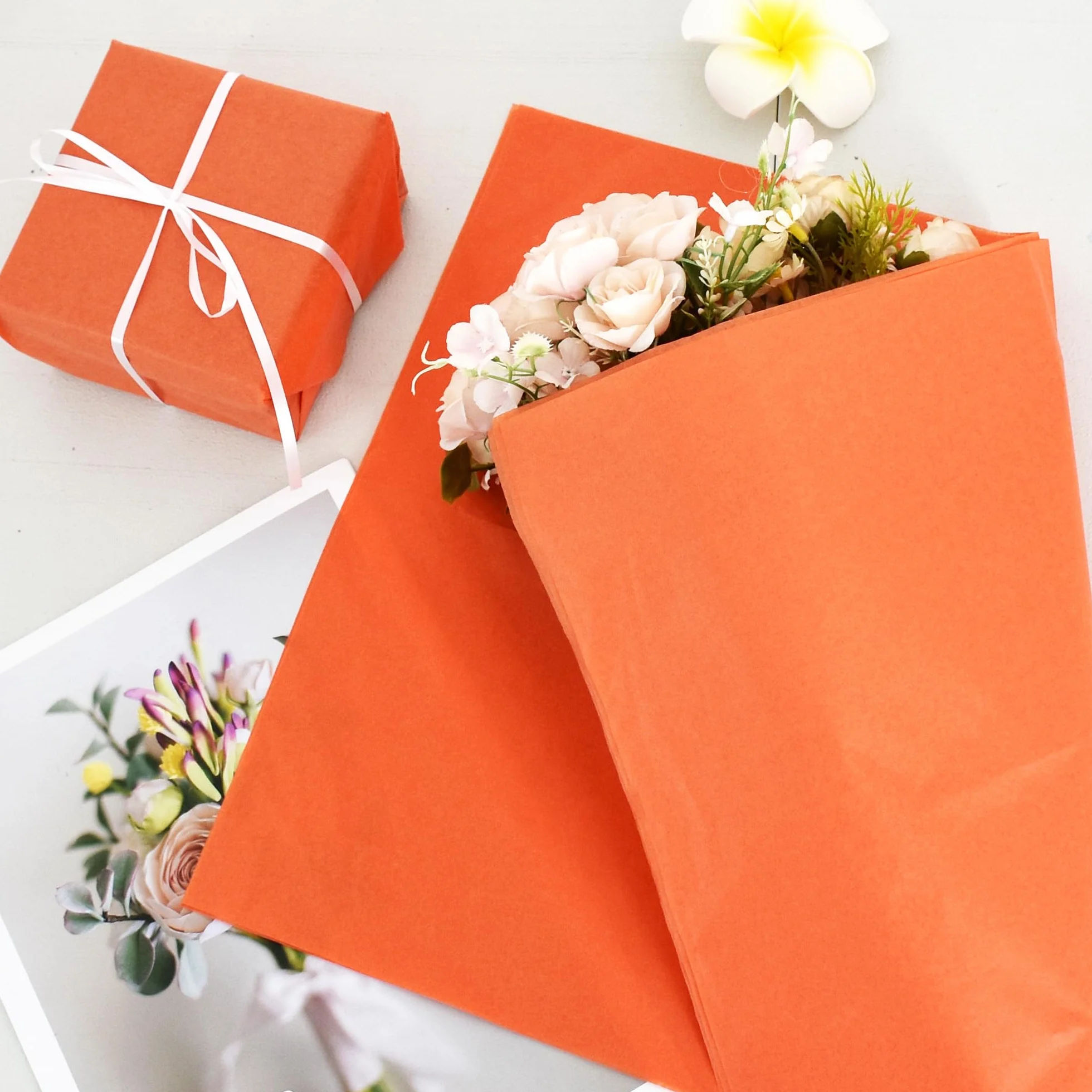 RIBBOOO 100 fogli di carta velina arancione, 50 cm x 30 cm, grande carta da regalo, per confezioni regalo, bouquet di fiori, fai da te, artigianato fatto a mano, tessuto artistico per compleanno
