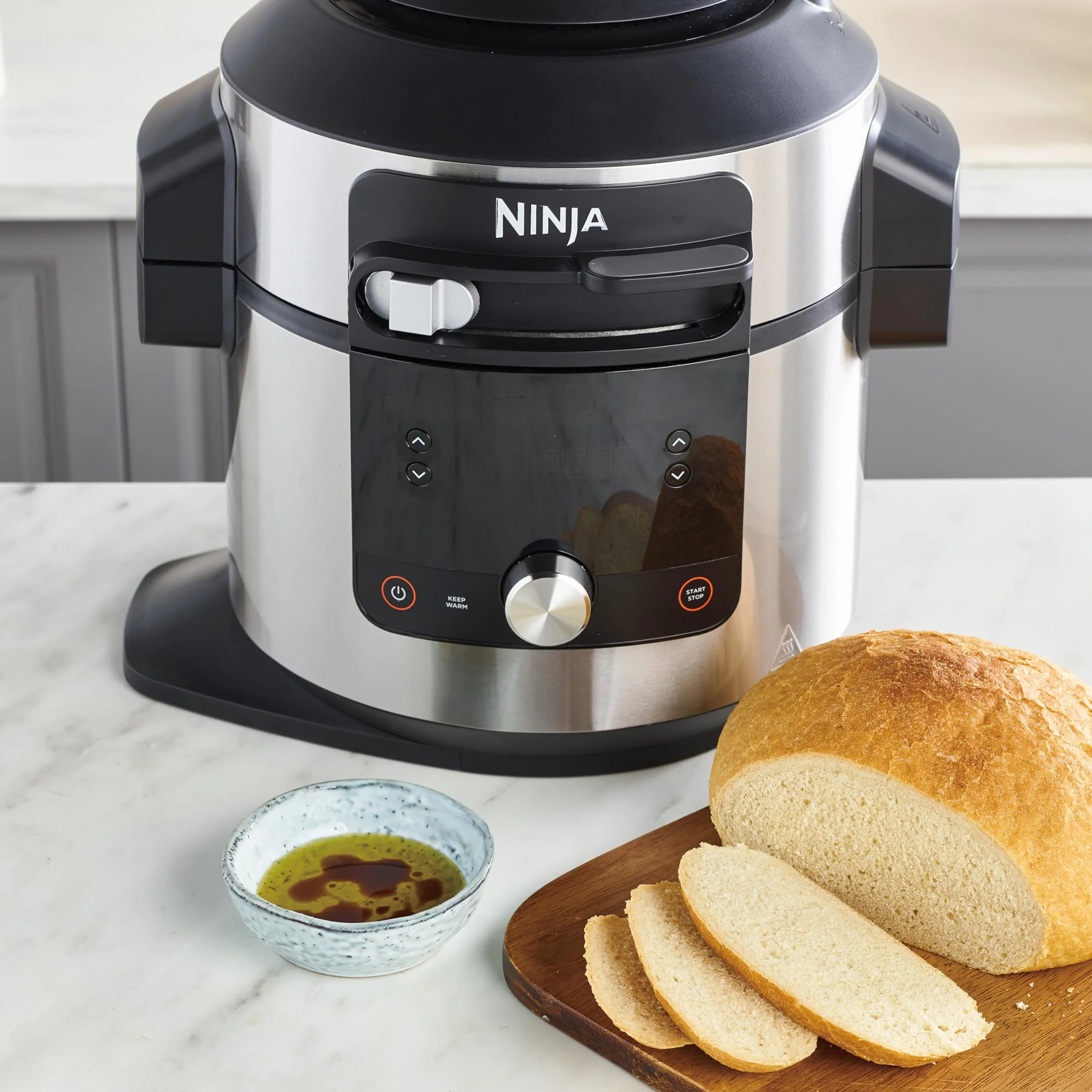Ninja Foodi MAX Multicooker, Coperchio SmartLid, 12 Funzioni, Cottura Intelligente, 7.5L, Pentola a Pressione, Friggitrice ad Aria, Cottura a Vapore, Lenta, Acciaio Inox, OL650EU