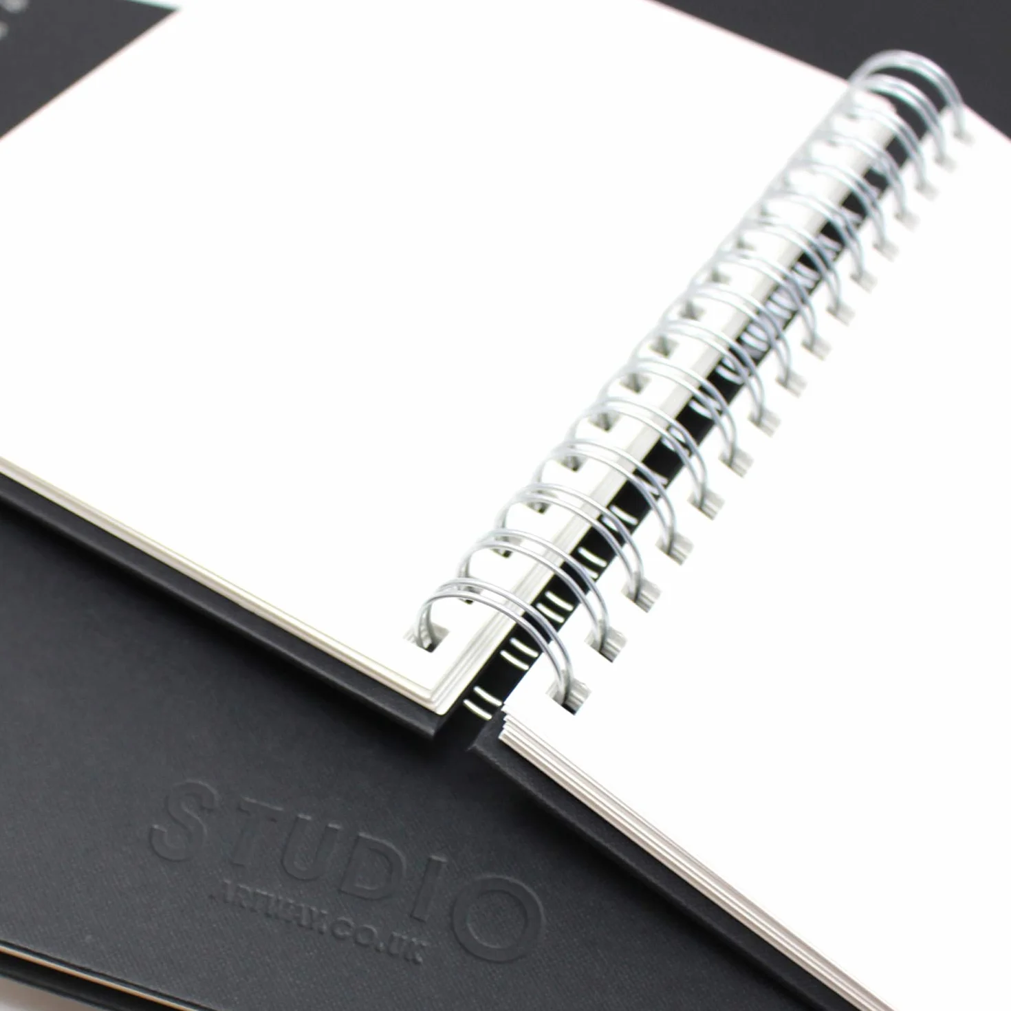 Artway Studio A5 Quaderno da Disegno Spiralato 96 Facciate Carta Cartuccia 170 gsm Nero