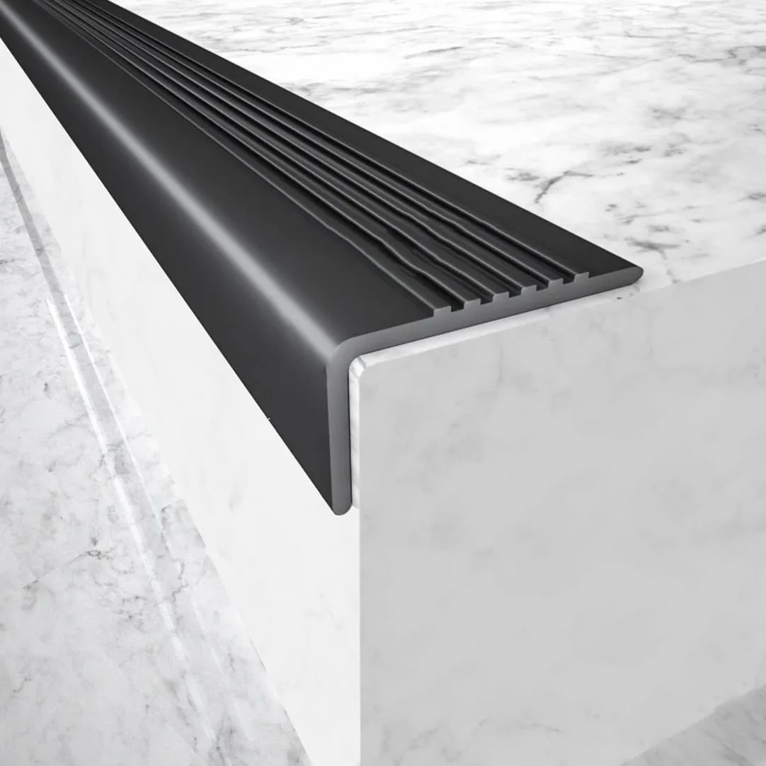 Battistrada per scale in gomma antiscivolo per esterni, autoadesivo, bordo in PVC per protezione di scale, gradini e terrazze, efficace, durevole