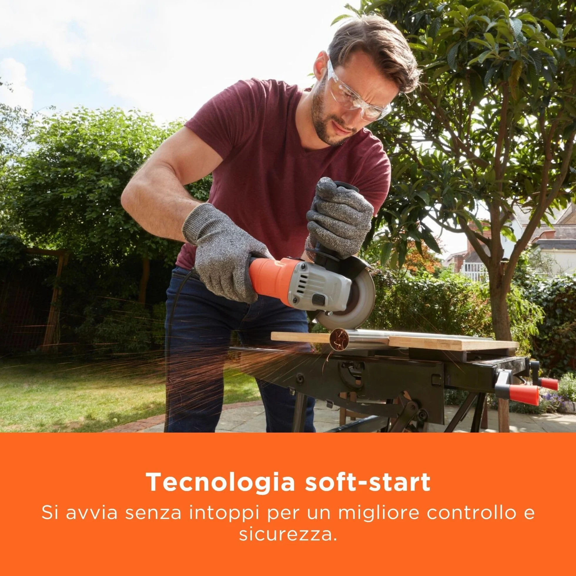 BLACK+DECKER Smerigliatrice angolare a filo da 710W, 15 mm, BEG010-QS