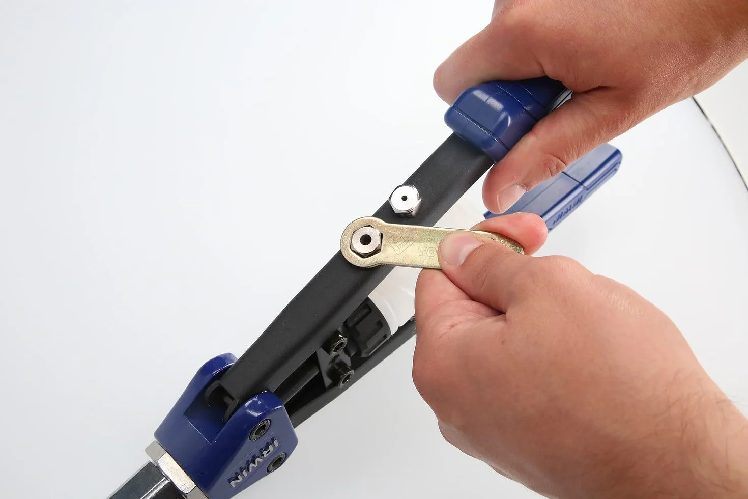 BRILLIANT TOOLS BT066900 Rivettatrice manuale per rivetti Ø 3,2-4,8-6,4 mm