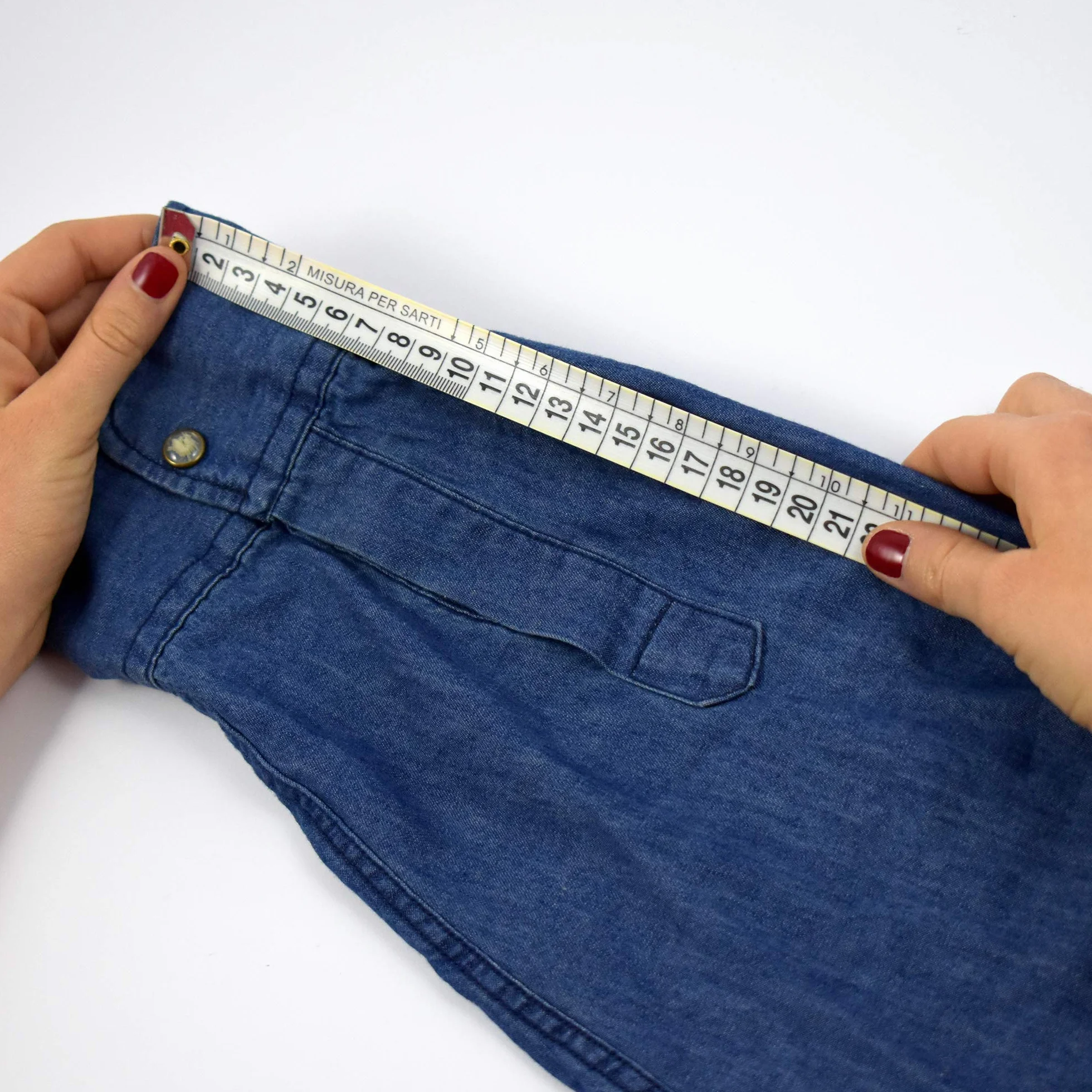 Metro da Sarto BENESSERE In Linea® Centimetro per misurazione corpo - Metro Sarta Morbido Arancio Con Pratica Custodia In Plastica - Metro a Nastro Professionale Avvolgibile Doppia Graduazione 1,5 Mt