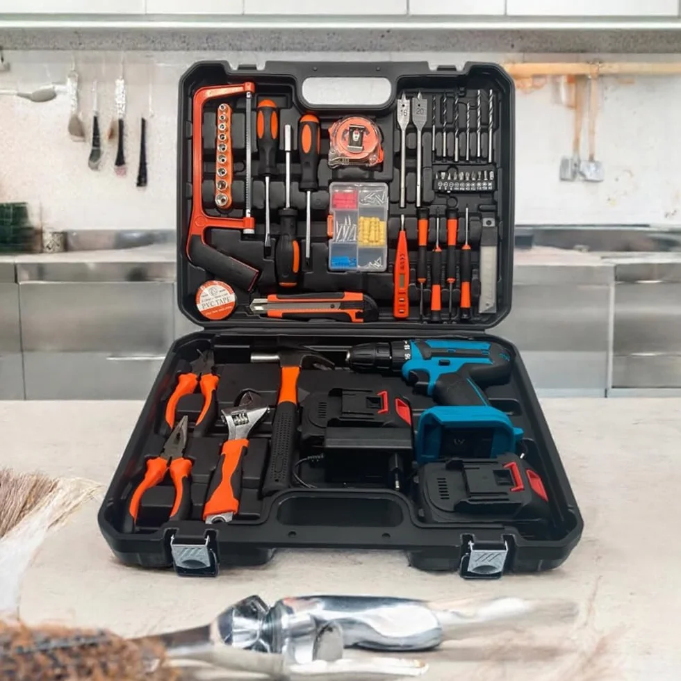 Kit Valigetta Attrezzi da 100 Pezzi con Trapano Avvitatore e Batterie da 88V con Martello Chiave Inglese Pinze e Seghetto