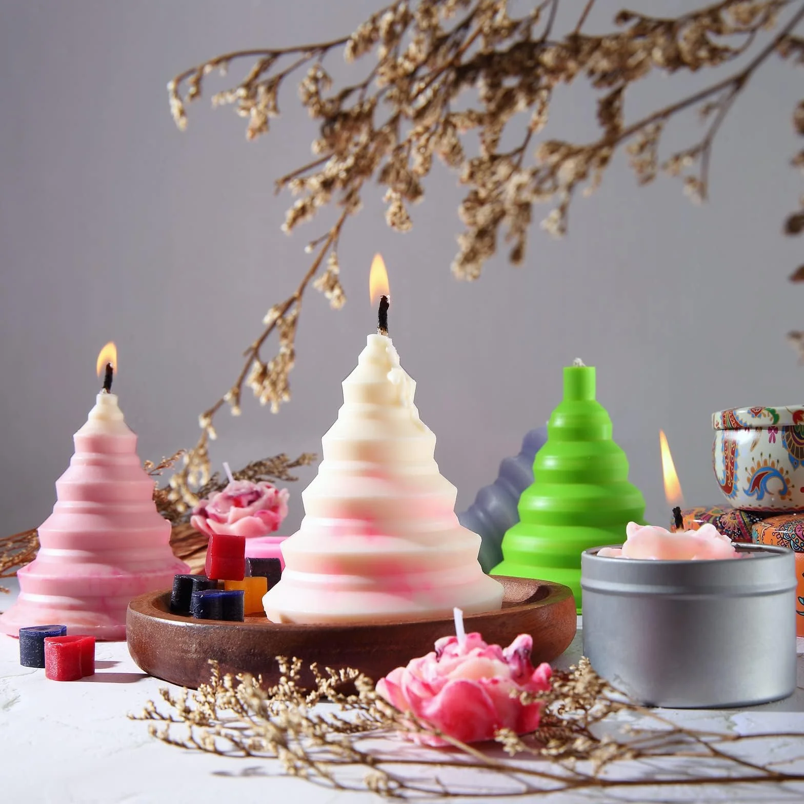 GiftPot Kit per la Fabbricazione di Candele, Set Regalo fai-da-te con 480g di fiocchi di cera d'api, 4 Oli Essenziali, 50 Stoppini e 2 Stampo per Candele, ideale per Principianti