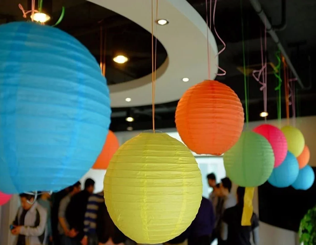 Lanterne di Carta Colorate, 16 Pezzi Lanterne di Carta Rotonde Cinesi Lanternas Stile Palloncino, per Decorazioni per la Casa, Feste e Matrimoni feste a soffitto (4", 6", 8", 10")