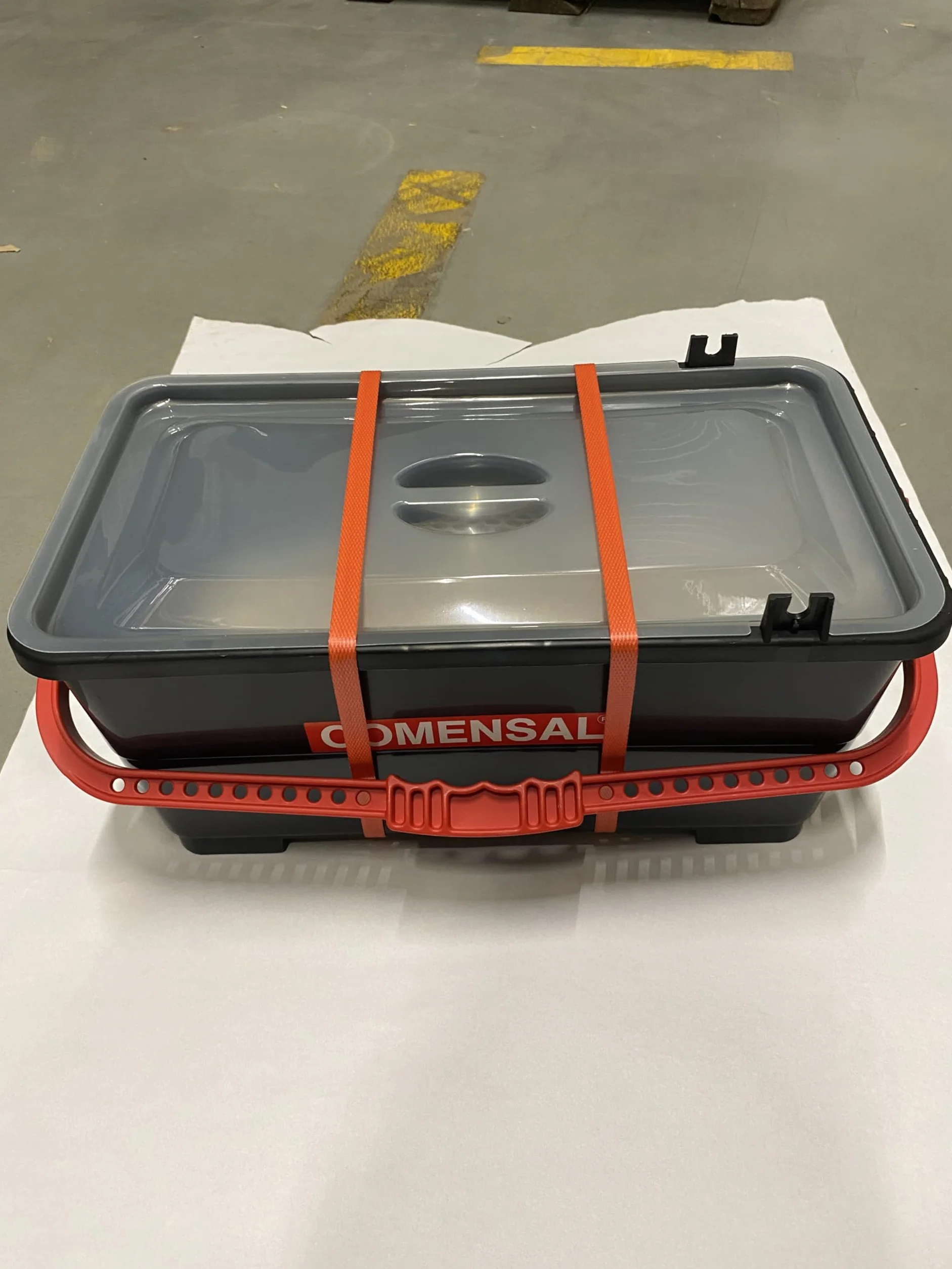 COMENSAL® Set per il Lavaggio Delle Piastrelle in 9 Parti - Set Lavaggio Piastrelle Dopo la Stuccatura - Secchio 24L - con Ruote - Attacco a Rullo - Lastra per Fughe - Spugna - Made in EU