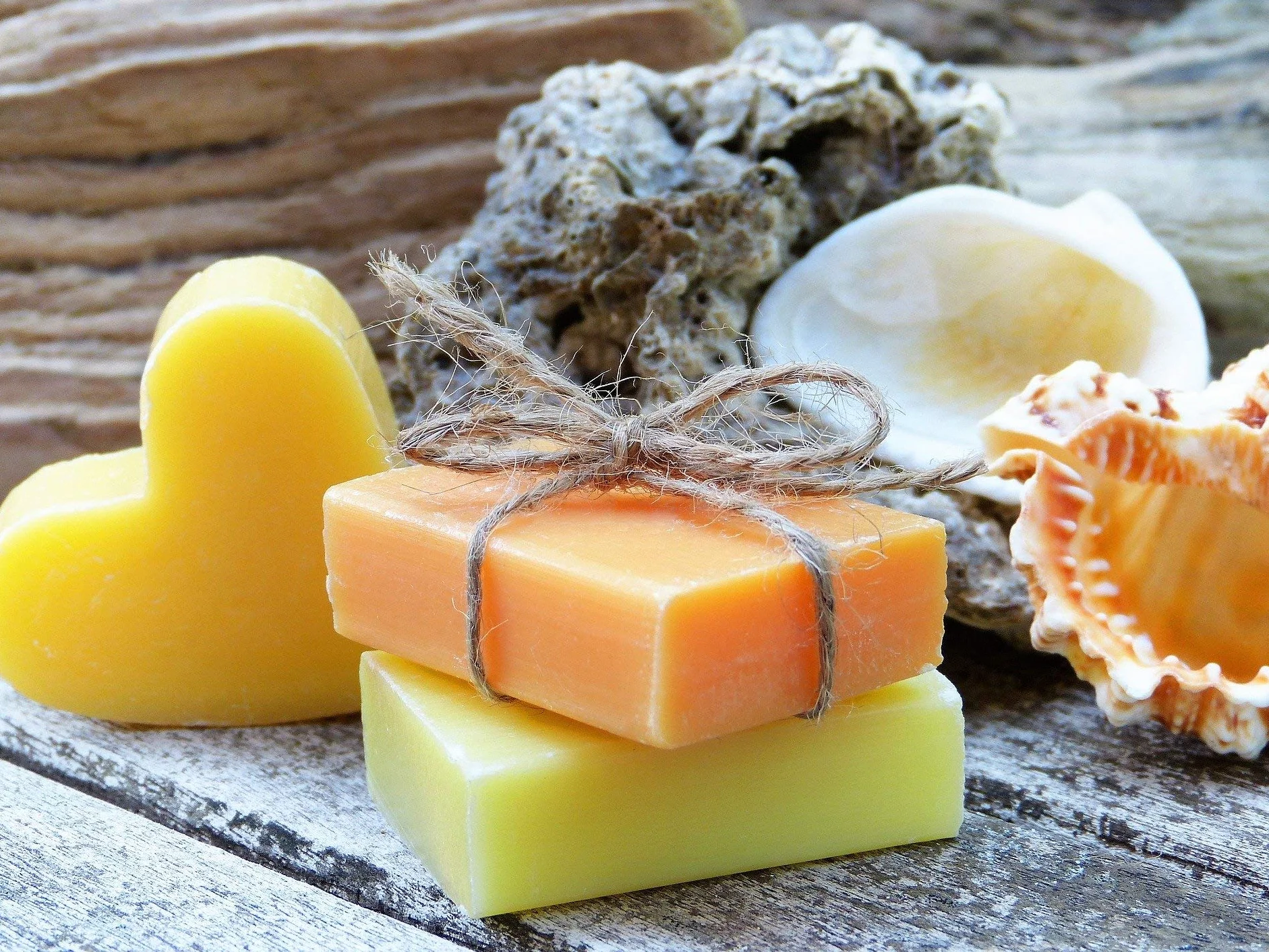 Seifenprofis - Burro di Karité Biologico - Sapone alla Glicerina, Sapone Grezzo, Base per Sapone, Lenitivo, 100% Vegano, Senza SLS, 1 kg