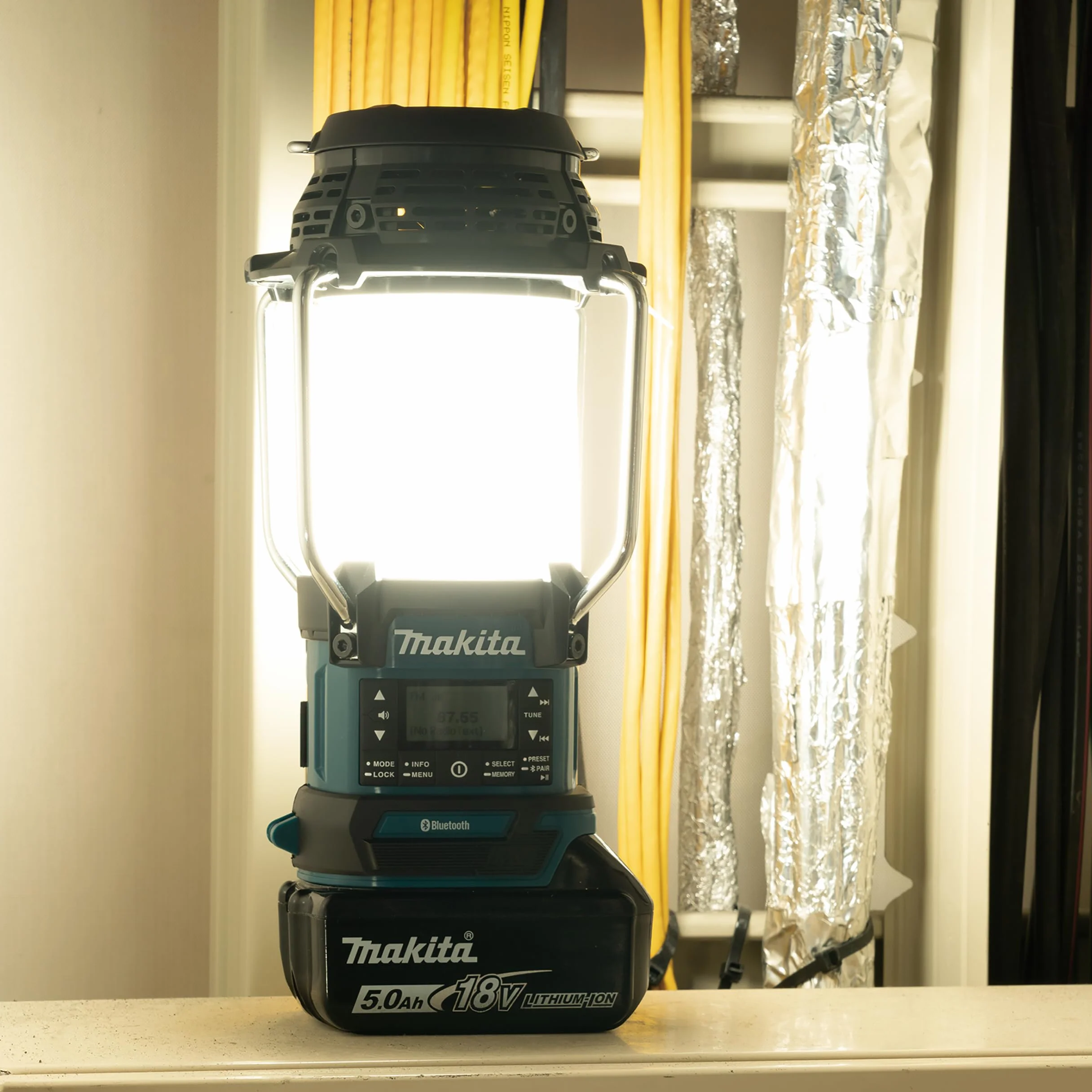 Makita DMR056 Radio portable Analogique et numérique Noir, Bleu