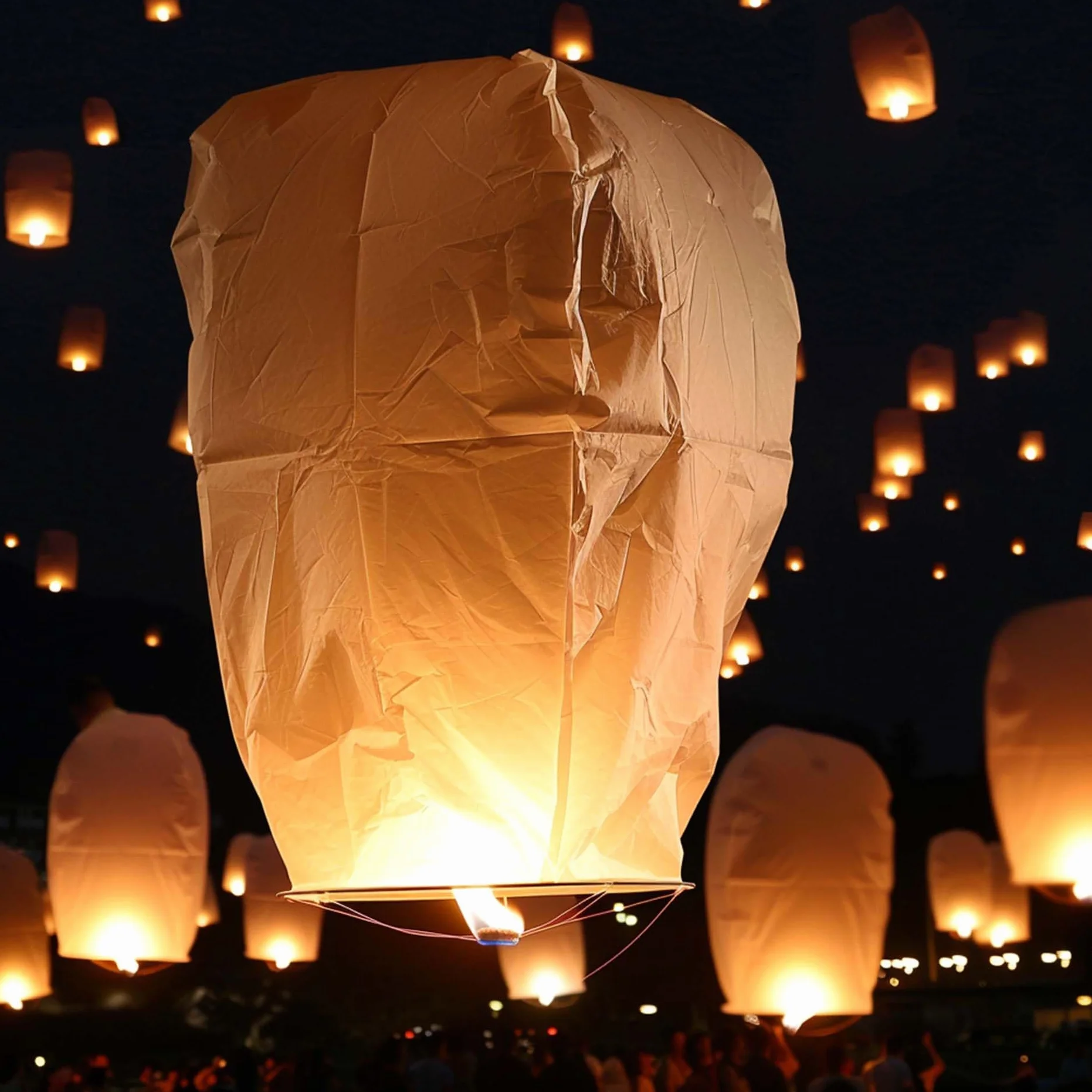 VAIIEYO 10 Pezzi Bianco Lanterne Cinesi del Cielo, Lanterne di Carta Volanti, Lanterne del Cielo che Desiderano, Luci Luminose Volanti in Stile Tradizionale, Matrimoni, Natale, Usate per Compleanni