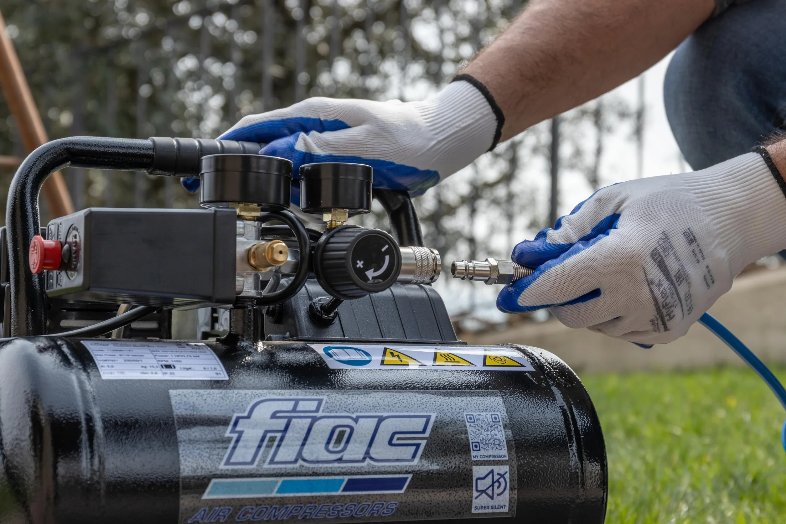 FIAC Compressore d'Aria Portatile Silenzioso SUPERSILENT 6, Oil Free, Pressione Massima 8 Bar, 1 Hp, Serbatoio 6 Litri, Rumorosità 58 dB LpA