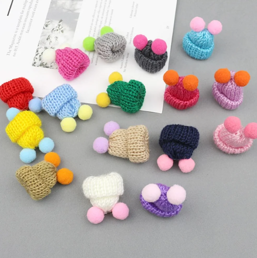 50 Pezzi Mini Cappelli Lavorati a Maglia,Piccolo Cappello di Peluche DIY, Cappelli da Babbo Natale, Cappello Piatto da Vino,Cappello da Bambola per Decorazione,Artigianali DIY