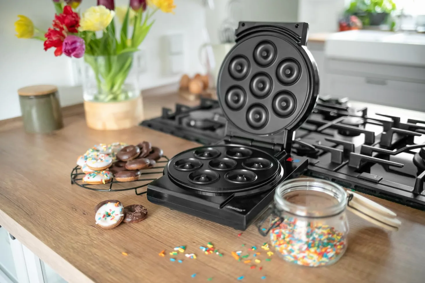 Steba Elettrodomestici Cake Maker 3 in 1, 3 piastre antiaderenti per cake pop, muffin e ciambelle, le piastre sono facilmente rimovibili premendo un pulsante, con supporto per Cake Pop e bastoncini,