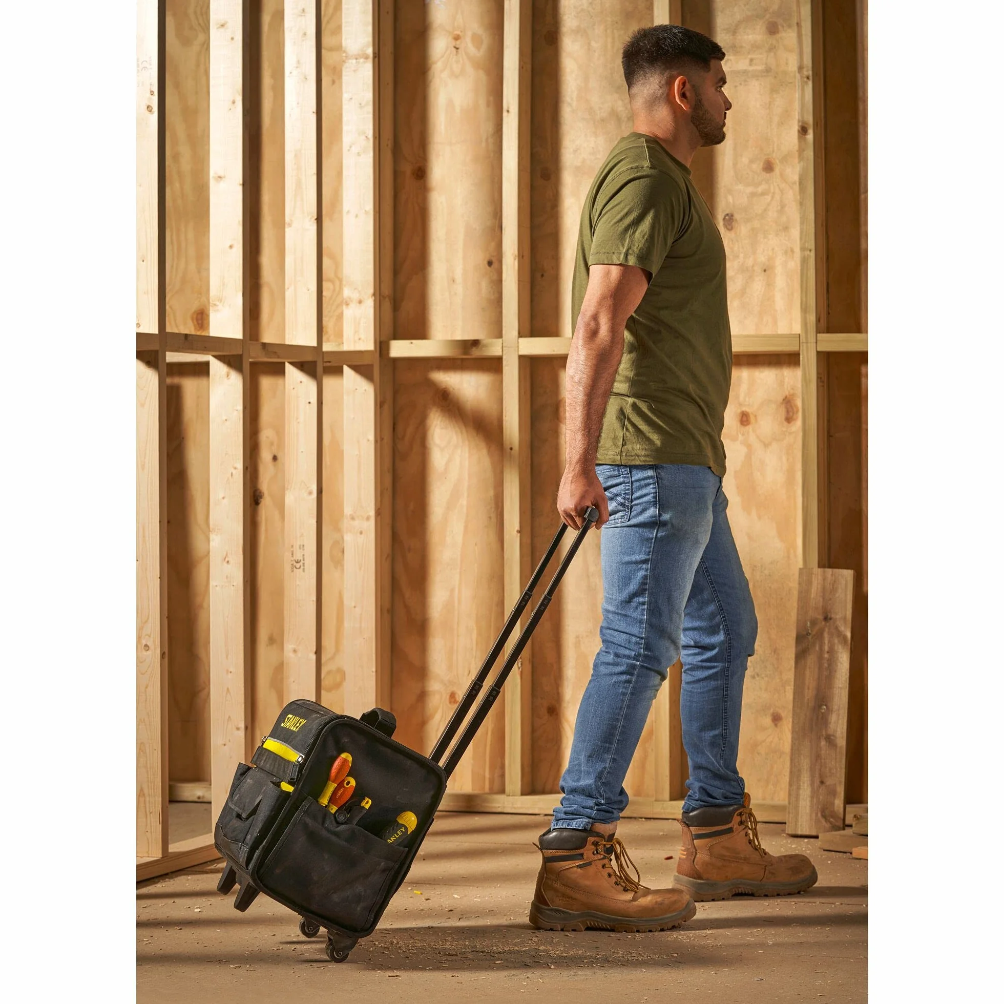 STANLEY BORSA IN TESSUTO 18" CON RUOTE 1-97-515