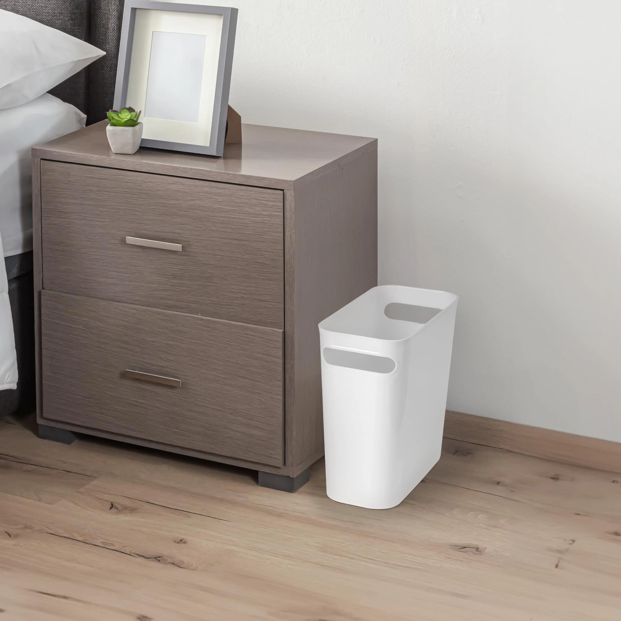 Winter Shore Bidone Pattumiera Bianco 6 l (4 Pezzi) - Cestino Piccolo Plastica con Maniglie Integrate - Cestino Bagno, Camera da Letto, Salotto, sotto Scrivania, Ufficio, Cameretta, Cucina