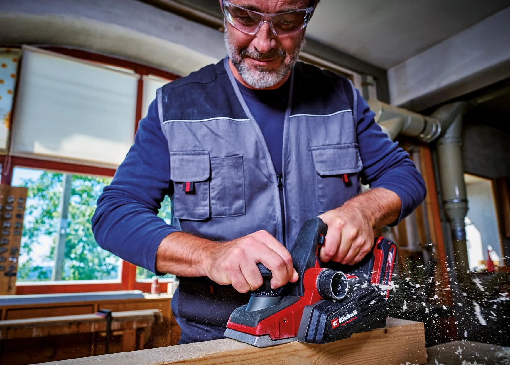 Einhell Professional Pialla manuale TP-PL 18/3 Li BL - Solo Power X-Change (18 V, Brushless, circuito oscillante da 82 mm, disco abrasivo da 3 mm, albero lama, pattino, batteria esclusa)