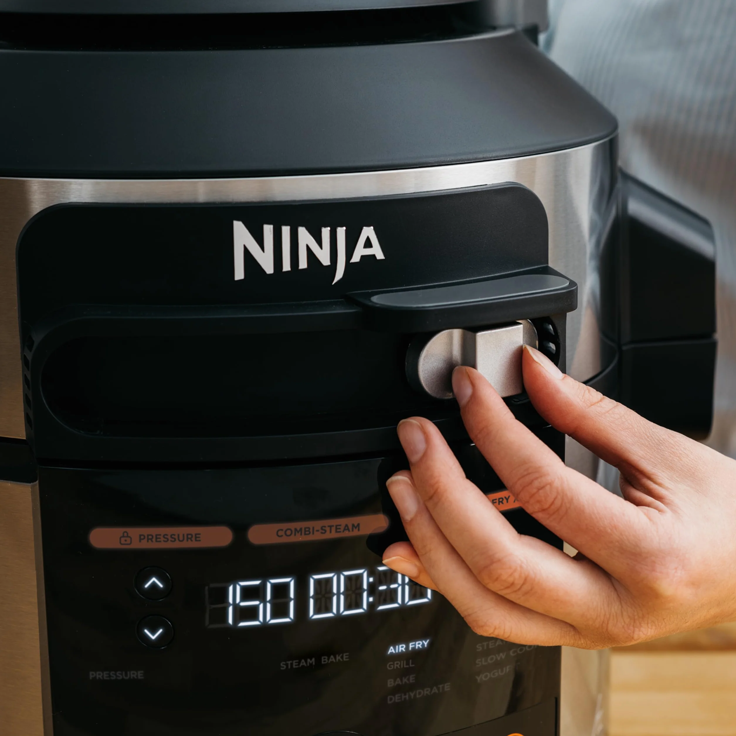 Ninja Foodi MAX Multicooker, Coperchio SmartLid, 12 Funzioni, Cottura Intelligente, 7.5L, Pentola a Pressione, Friggitrice ad Aria, Cottura a Vapore, Lenta, Acciaio Inox, OL650EU