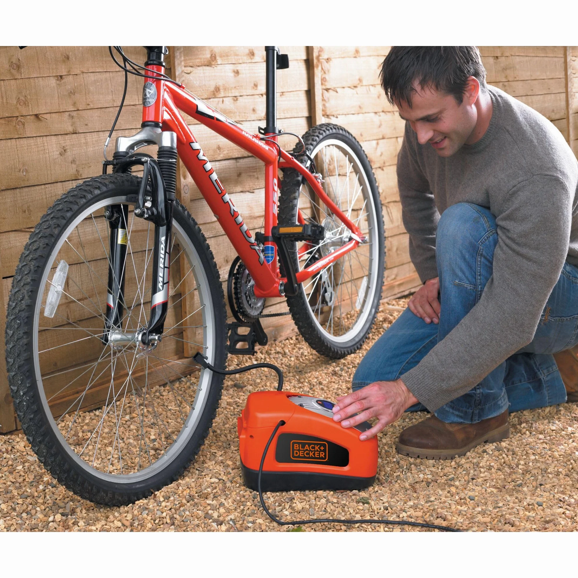 BLACK+DECKER, Compressore portatile 11 BAR. ASI300-QS