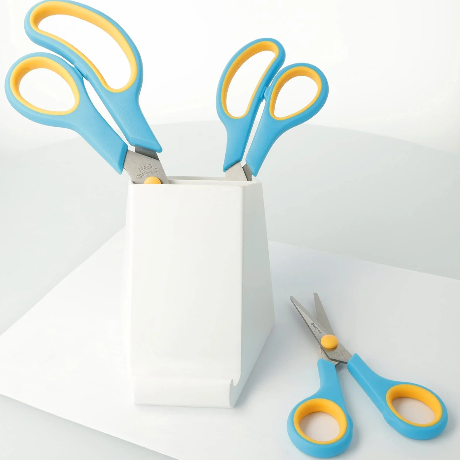 Westcott Easy Grip Scissors 3 pezzi Turchese | Set di 3 forbici universali con impugnatura confortevole | Lama in acciaio inox extra affilata e resistente | Forbici per casa e ufficio | N-90028 00