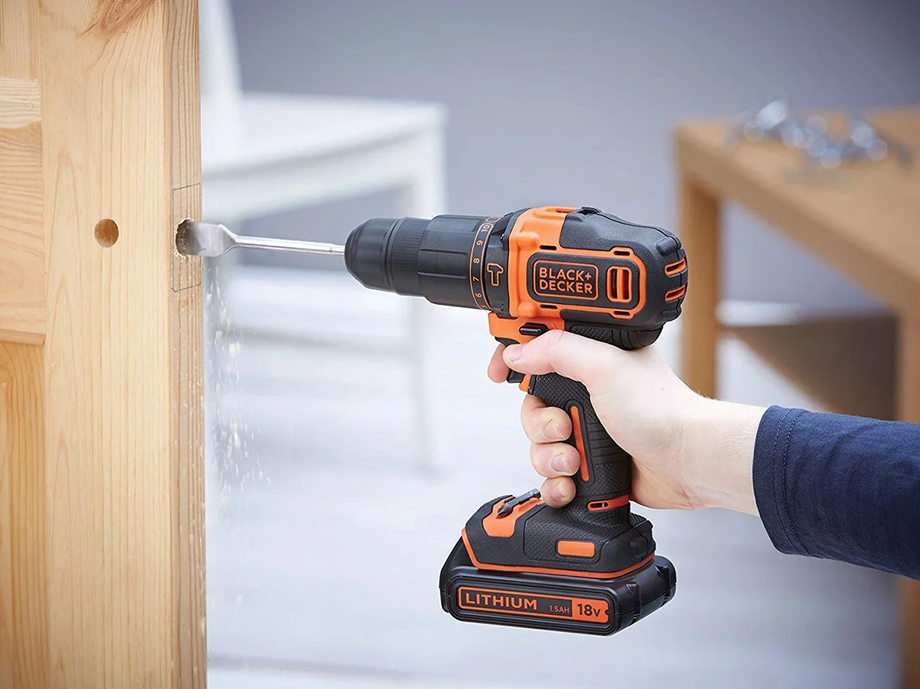 BLACK+DECKER Trapano a percussione a batteria da 18V, batteria da 1,5Ah, caricatore da 400mA, custodia, BDCHD18K-QW