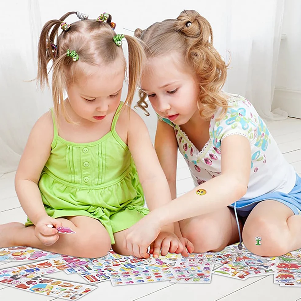 Adesivi 3D per Bambini e Adulti - 450+ Stickers Attacca Stacca con Animali e Viso - 18 Fogli di Adesivi Aesthetic per Regali