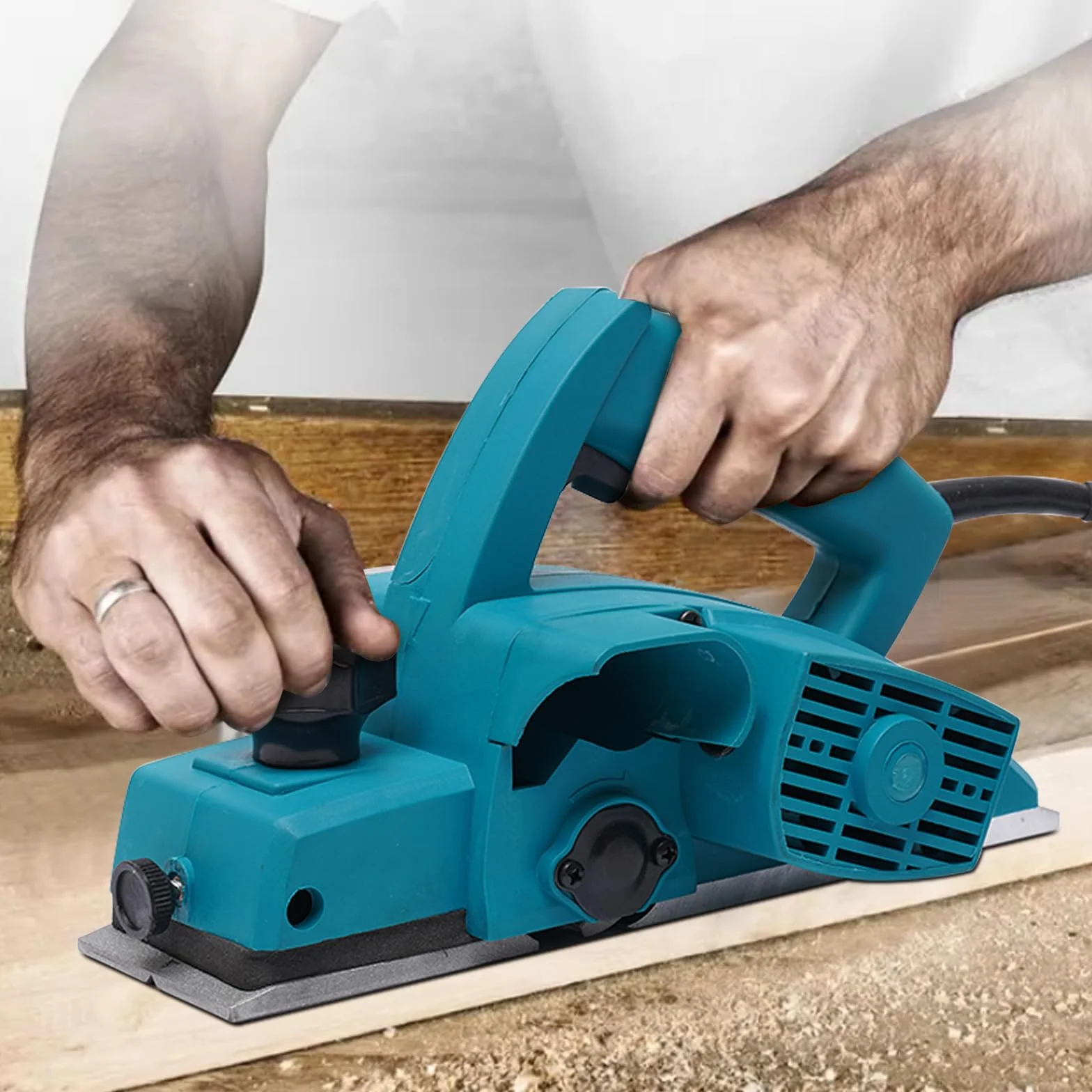 Pialla professionale elettrica | 800 W | Larghezza piallatura 82 mm | Profondità max 2 mm | Vassoio svasato piatto | Potente per legno | Pannelli
