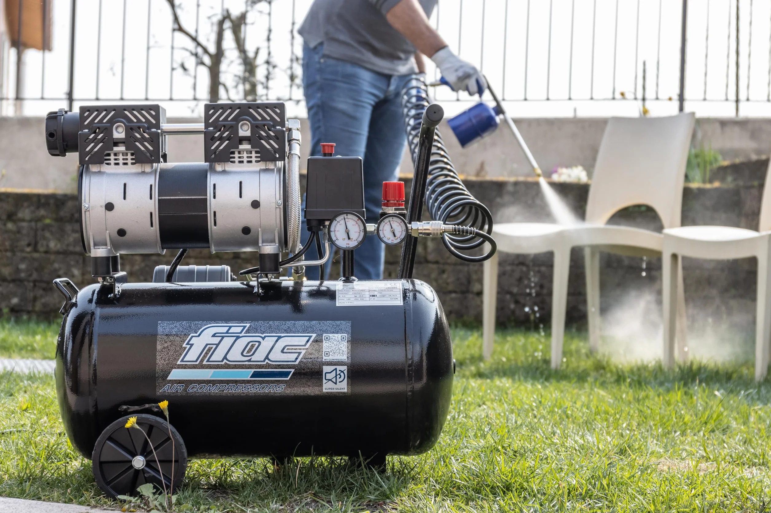 FIAC Compressore d'Aria Mobile Silenzioso SUPERSILENT 24, Compressore Aria Senza Olio, Pressione Massima 8 Bar, Potenza 1 CV, Serbatoio 24 Litri, Rumorosità 58 dB LpA
