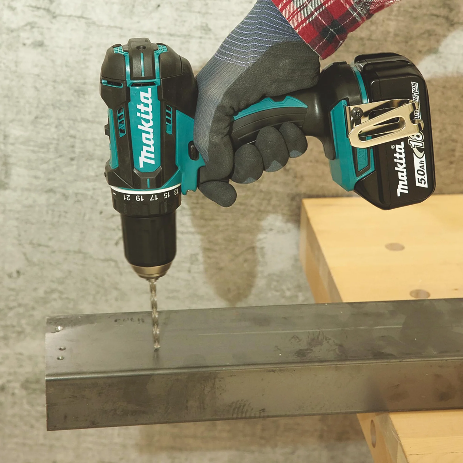 Makita DDF482Z Trapano avvitatore a batteria, 60Nm 18V - Senza Batteria E Caricabatteria