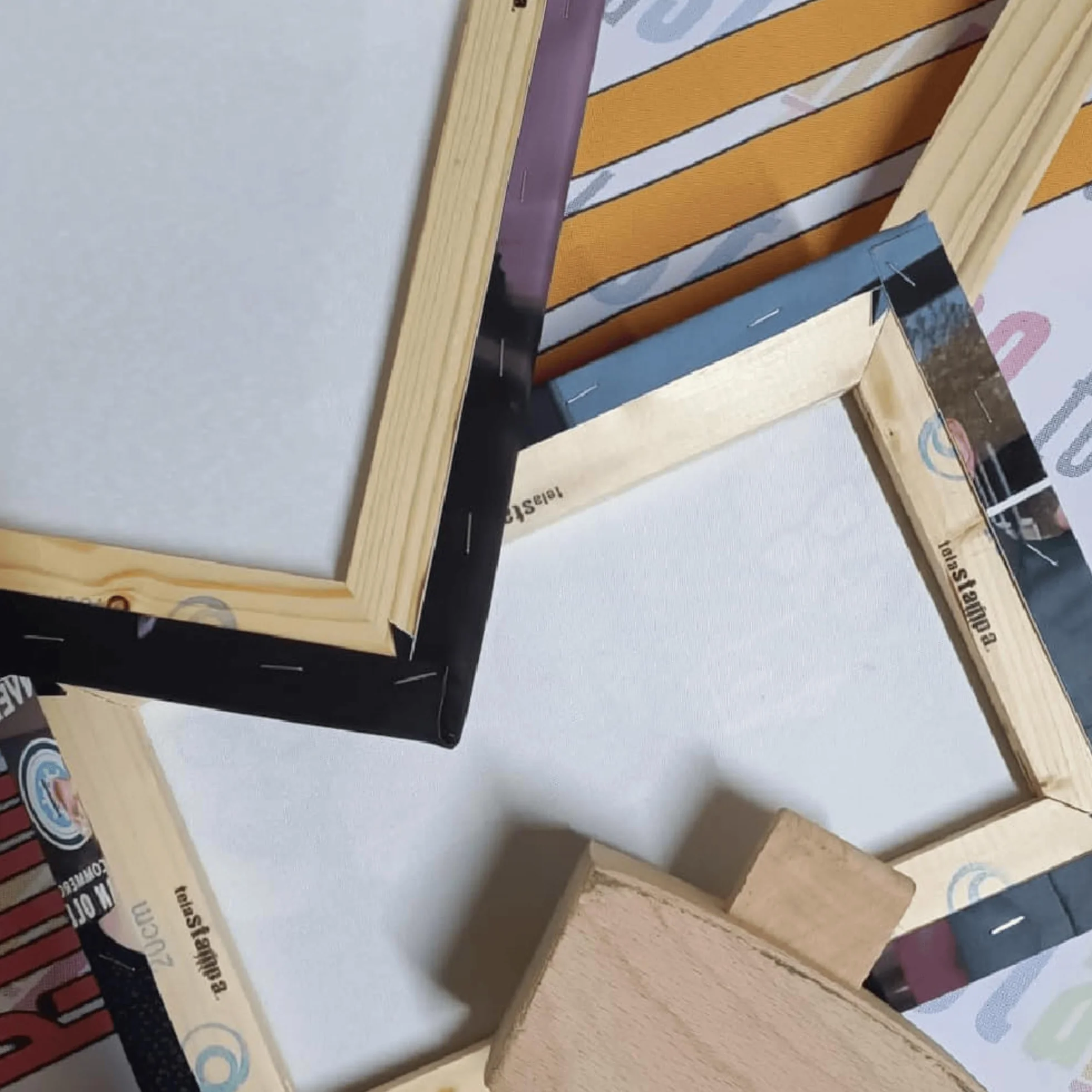 Quadro Personalizzato su Tela 100% Made in Italy con Foto HD - Telaio in Legno Incluso - Stampa Tela Personalizzabile 20x20 cm