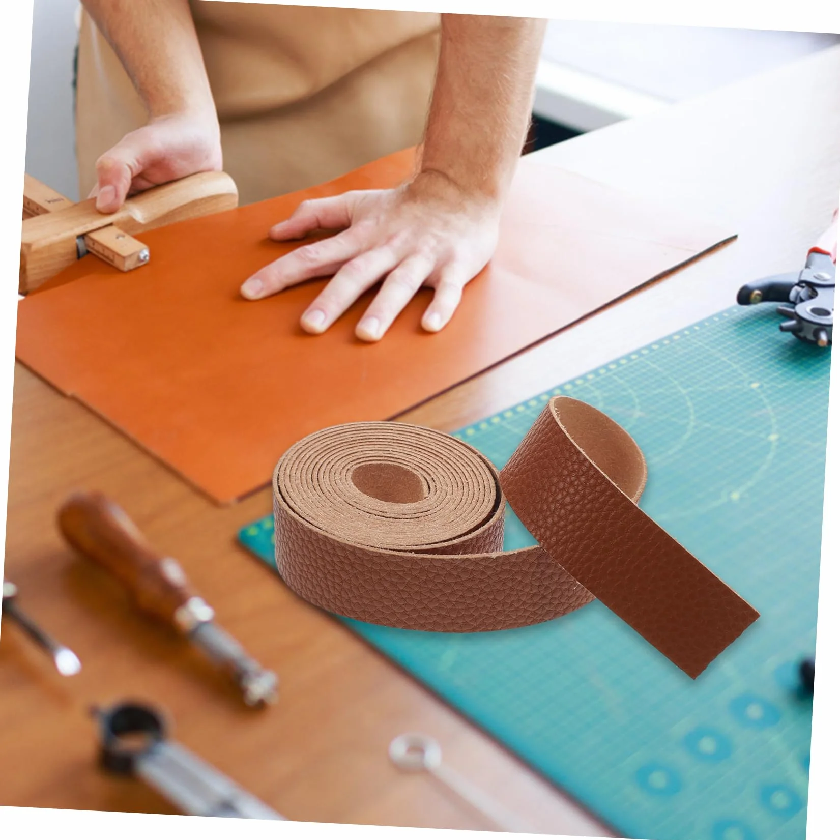 Striscia in Pelle Pu Marrone 2,5x200cm per Creazione Cinture e Accessori Artigianali Fai da Te, Materiale Semilavorato per Tracolle, Cinturini e Braccialetti, per Progetti