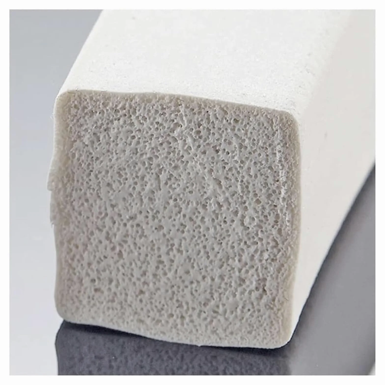 Nastro Isolante in Schiuma Autoadesivo, Striscia di Tenuta in Schiuma di Silicone, Striscia di Tenuta in Spugna con Nastro in Schiuma di Silicone 3M Quadrata(High20*Width 20 Mm)