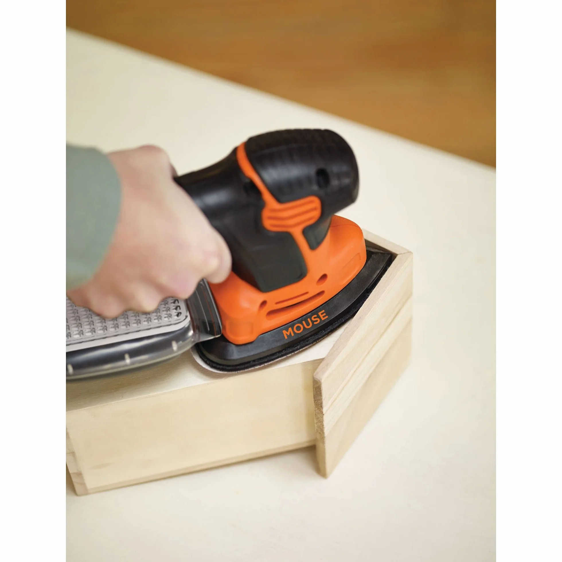 BLACK+DECKER Levigatrice Mouse 120W KA2000-QS Zestaw z 6 akcesoriami