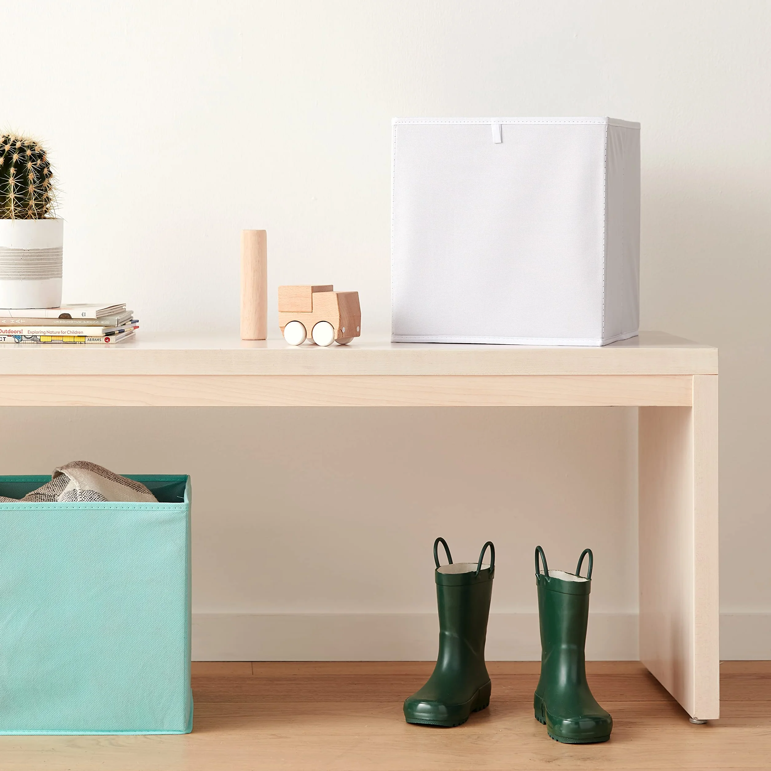 Amazon Basics Cubi portaoggetti ripiegabili, in tessuto, confezione da 6, colore bianco, dimensione: 26,7 x 26,7 x 28 cm