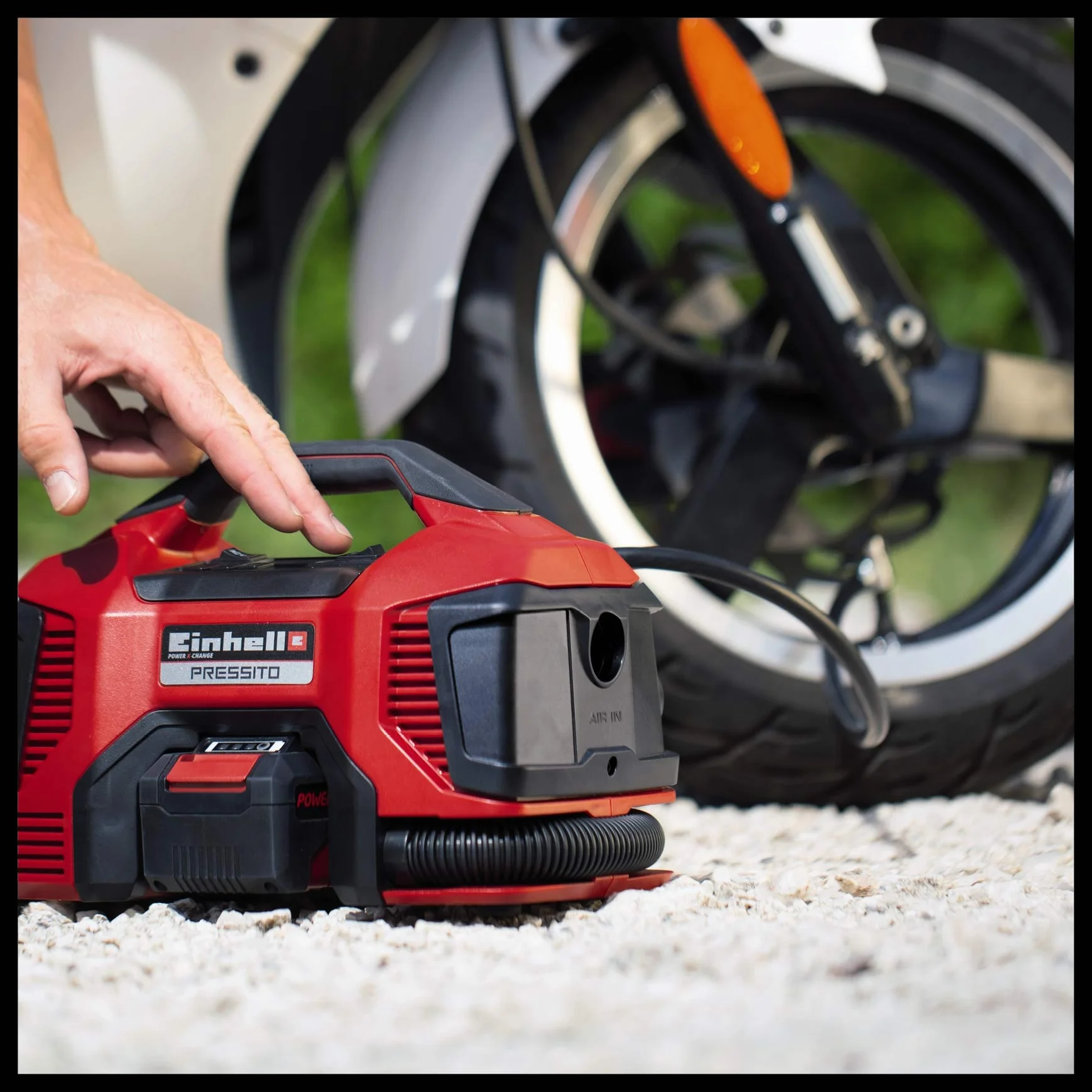 Einhell Compressore ibrido Power X-Change Pressito (Li-Ion, 18V, funzione ibrida: con cavo corrente o batterie; pompa ad alta e bassa pressione, incl. set 3 adattatori; senza batteria e caricatore)