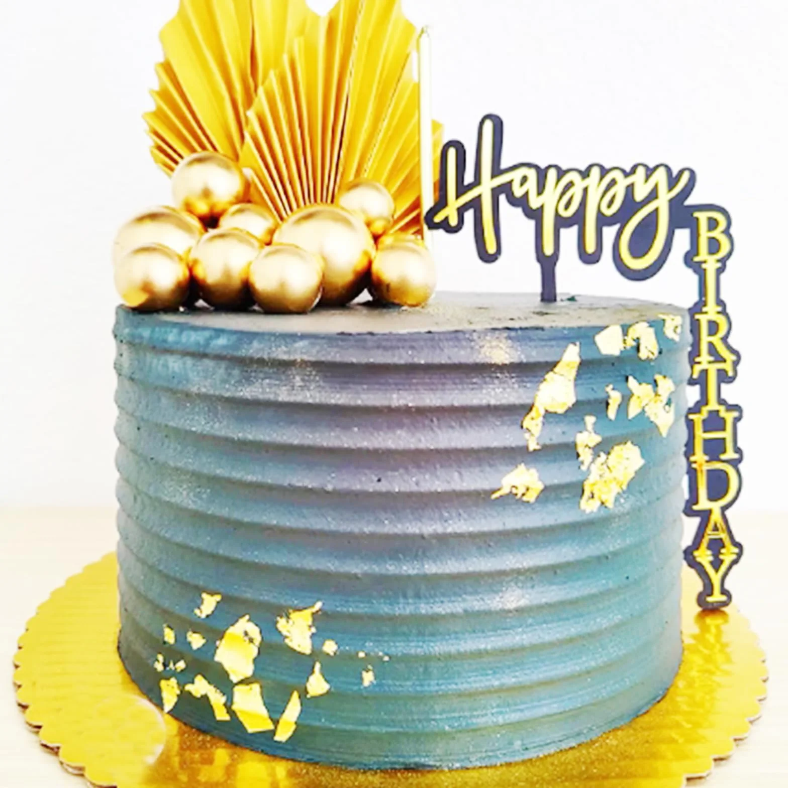 Oro Commestibile, 10 Pezzi 24k 4.3X4.3 CM Foglia Oro Alimentare per Uso Alimentare Decorazione Artigianale Perfetta per Decorare Torte Vino Gelati Uso in (10)